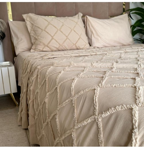 Parure de lit Kamraya Hanemali – Luxe brodé, 6 pièces avec coffret élégant