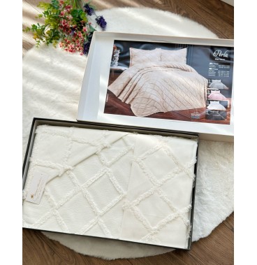 Parure de lit Kamraya Hanemali – Luxe brodé, 6 pièces avec coffret élégant