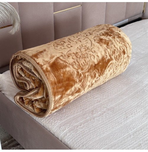 Couverture Acrylique Lux de marque MORA GOLD 220*240 cm