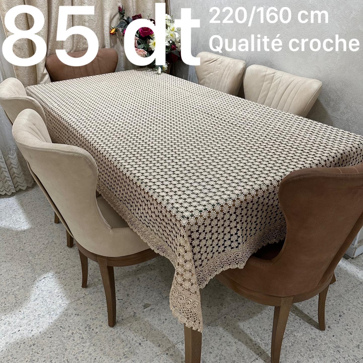 Nappe Élégante avec Dentelle et Broderies – Luxe & Raffinement