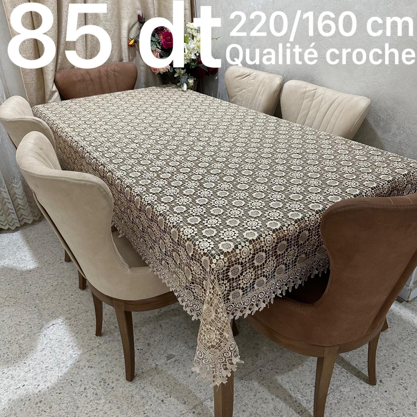Nappe Élégante avec Dentelle et Broderies – Luxe & Raffinement