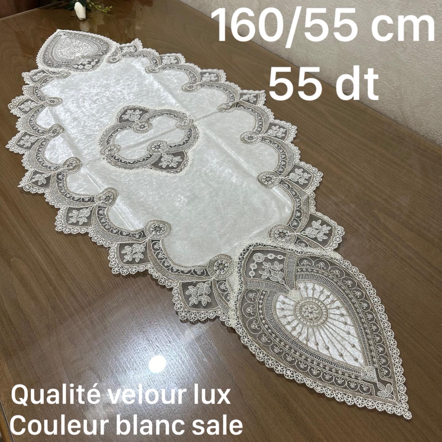 Chemin de table très moderne, confectionné velour Lux -Blanc Sale