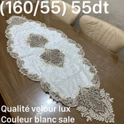 Chemin de Table Velours Lux Blanc Cassé avec Dentelle