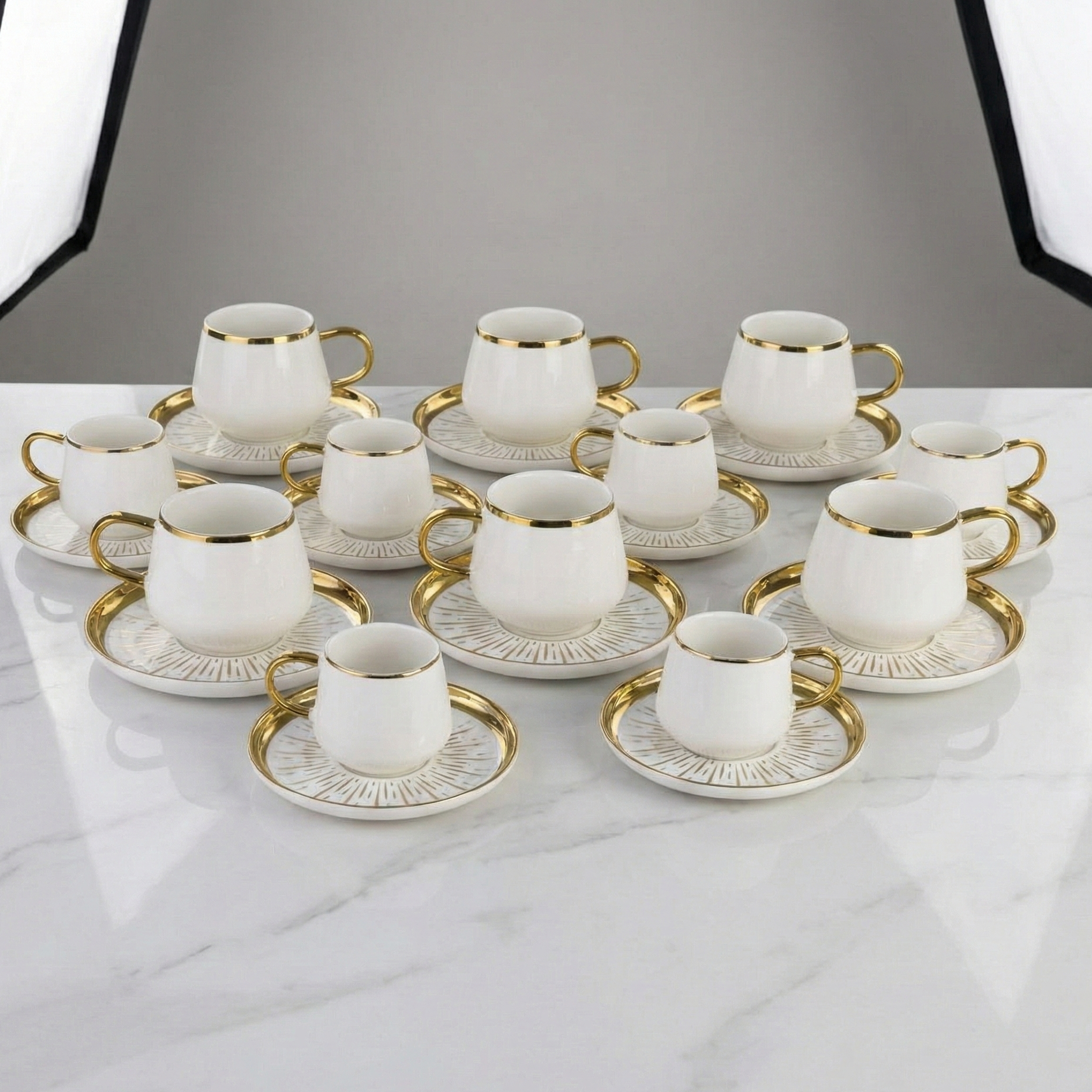 Service à Café au Lait ou Cafe Noir en Porcelaine 24 Pièces