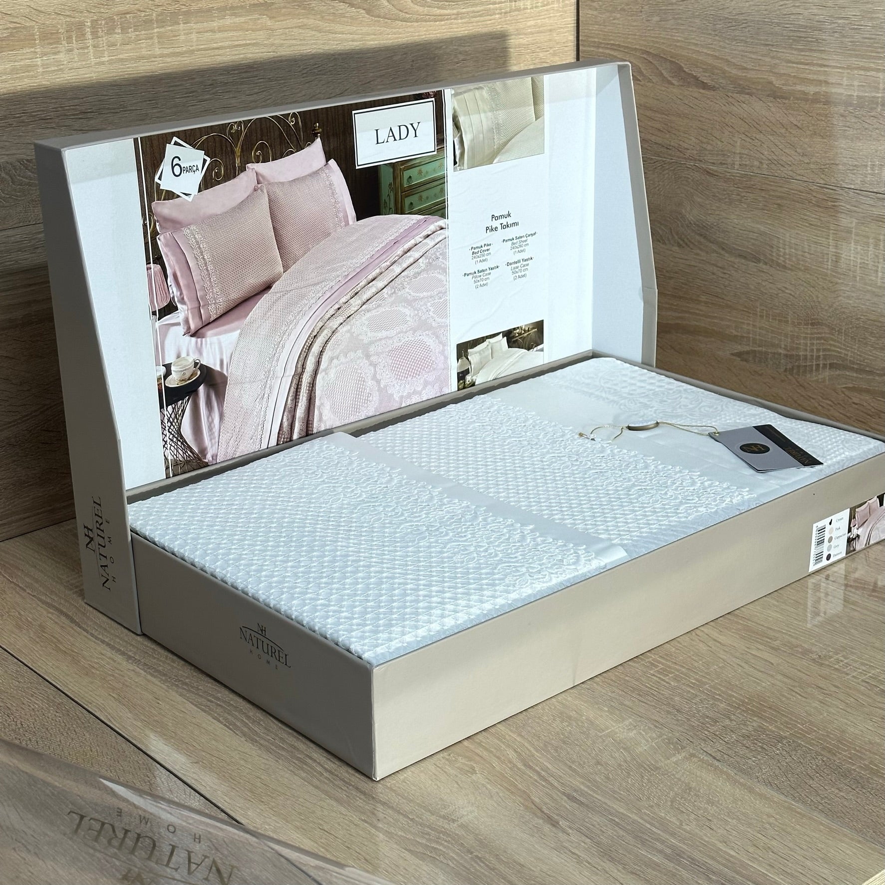 Parure de lit – Coton Satiné brodé, 6 pièces avec coffret élégant