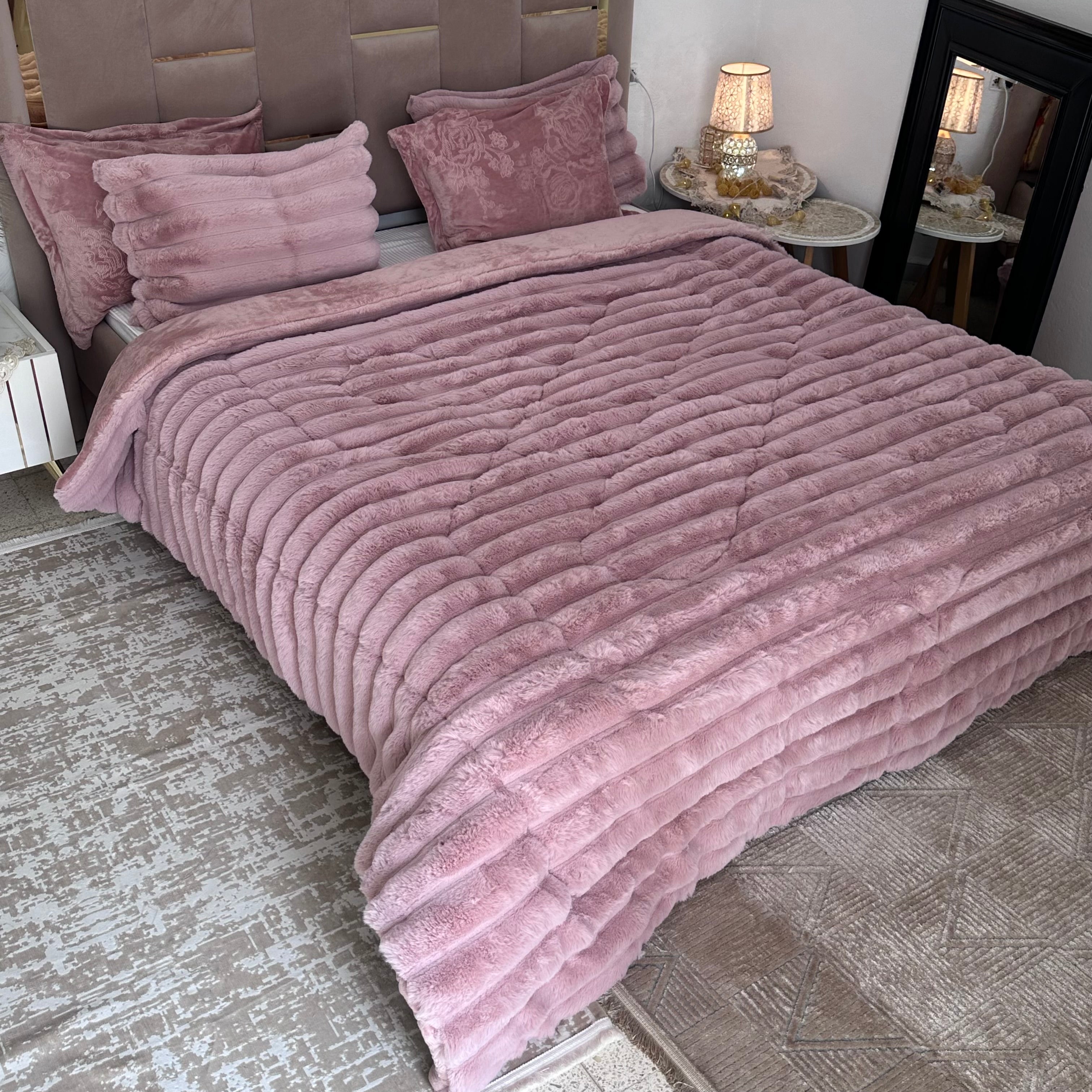 LUX -Ensemble Couette Fluffy Lotus en Fourrure Lapin - 5 Pièces