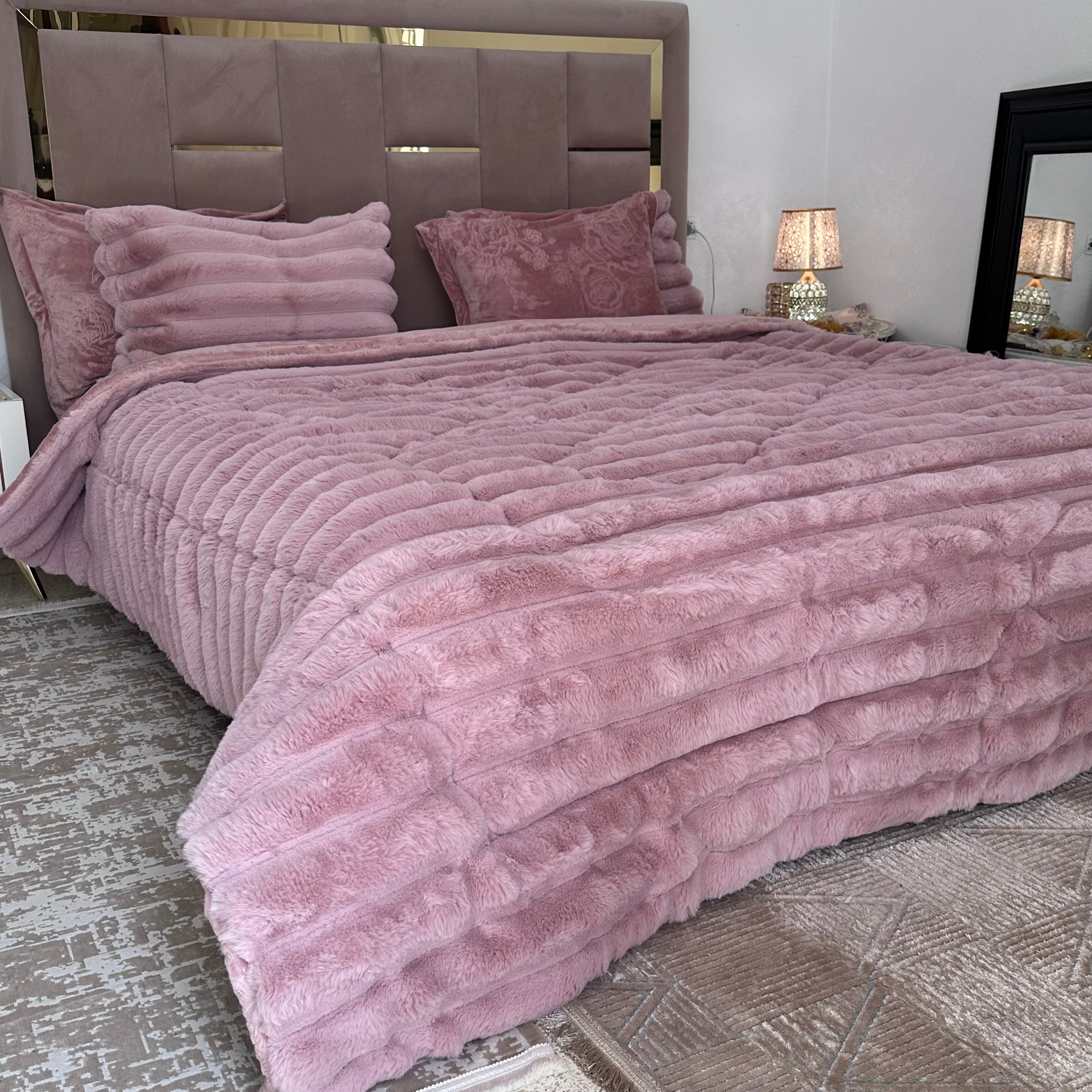 LUX -Ensemble Couette Fluffy Lotus en Fourrure Lapin - 5 Pièces