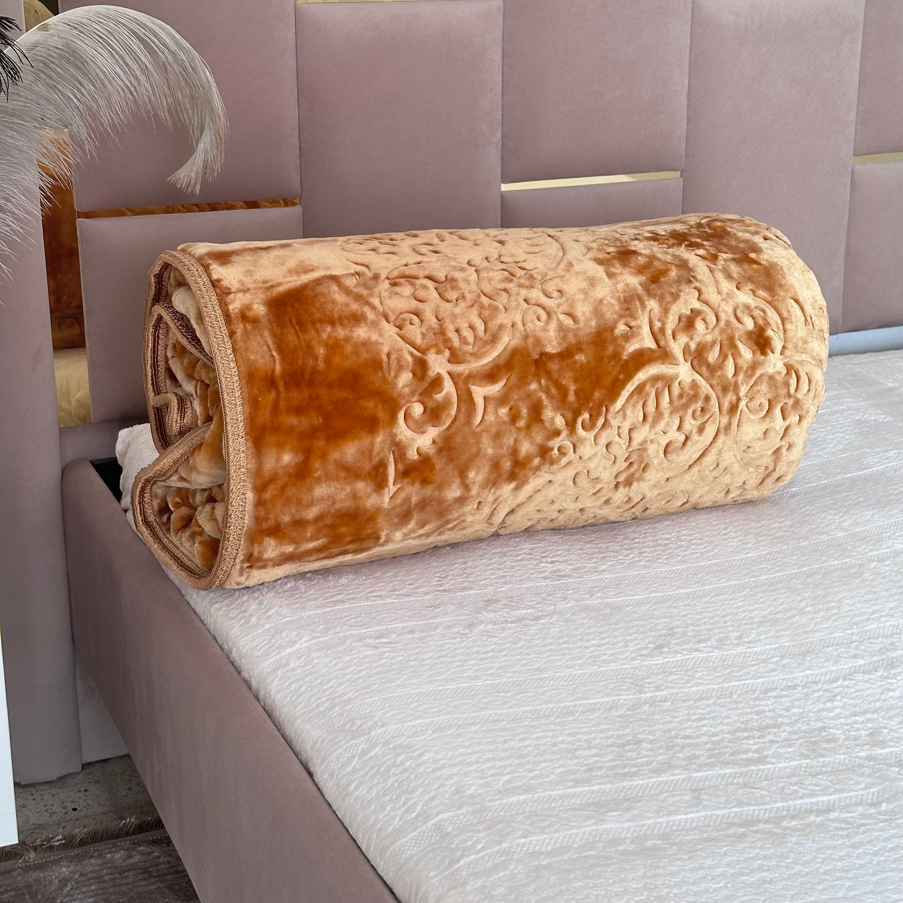 Couverture Acrylique Lux de marque MORA GOLD 220*240 cm