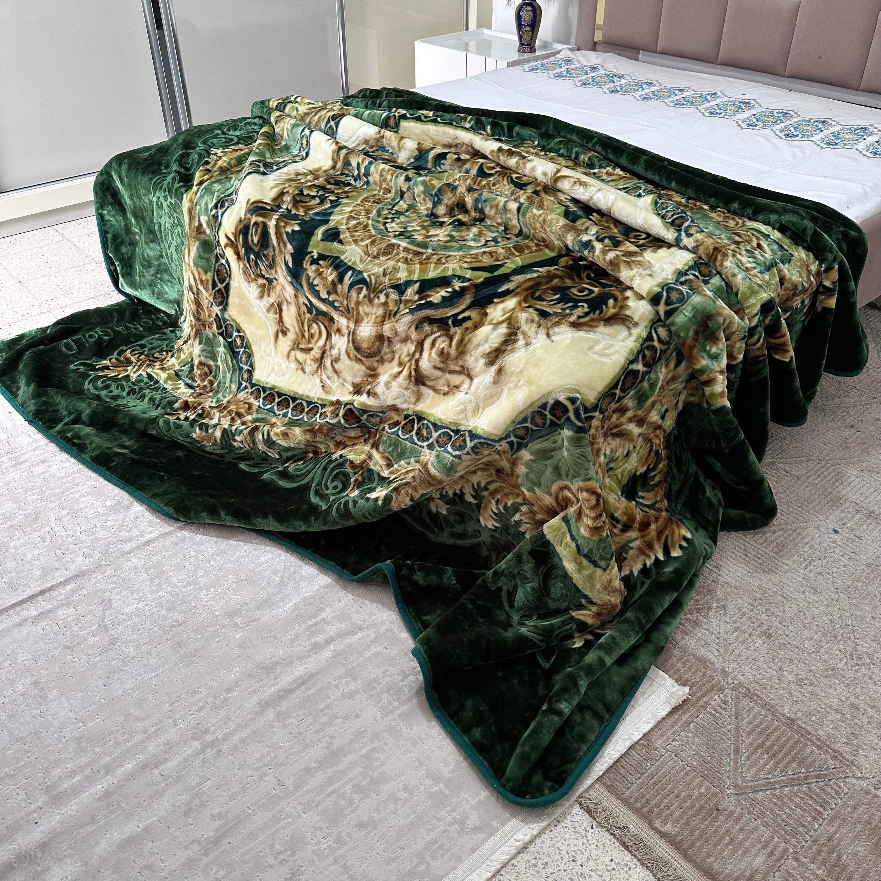 Couverture Acrylique Lux de marque MORA GOLD 220*240 cm