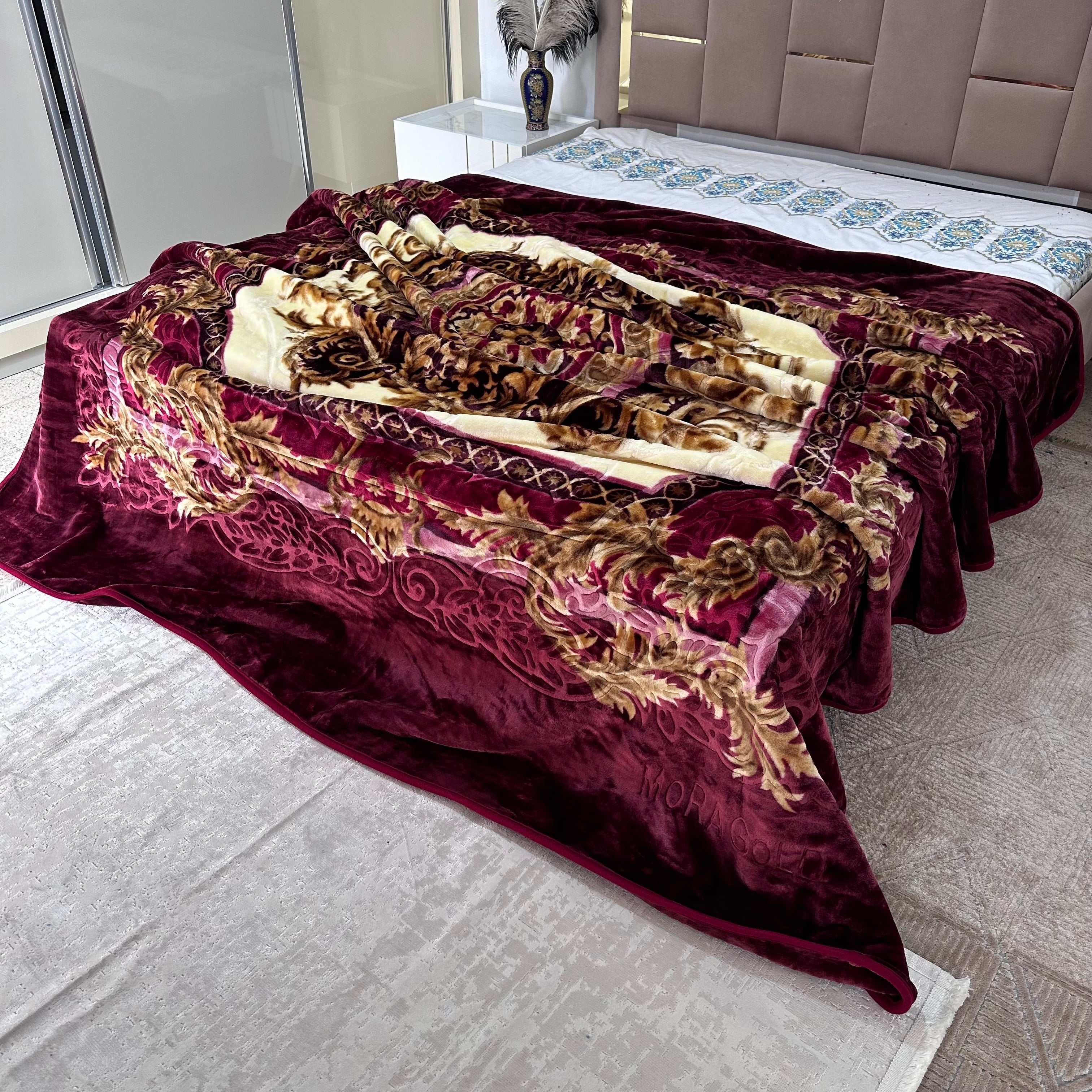 Couverture Acrylique Lux de marque MORA GOLD 220*240 cm