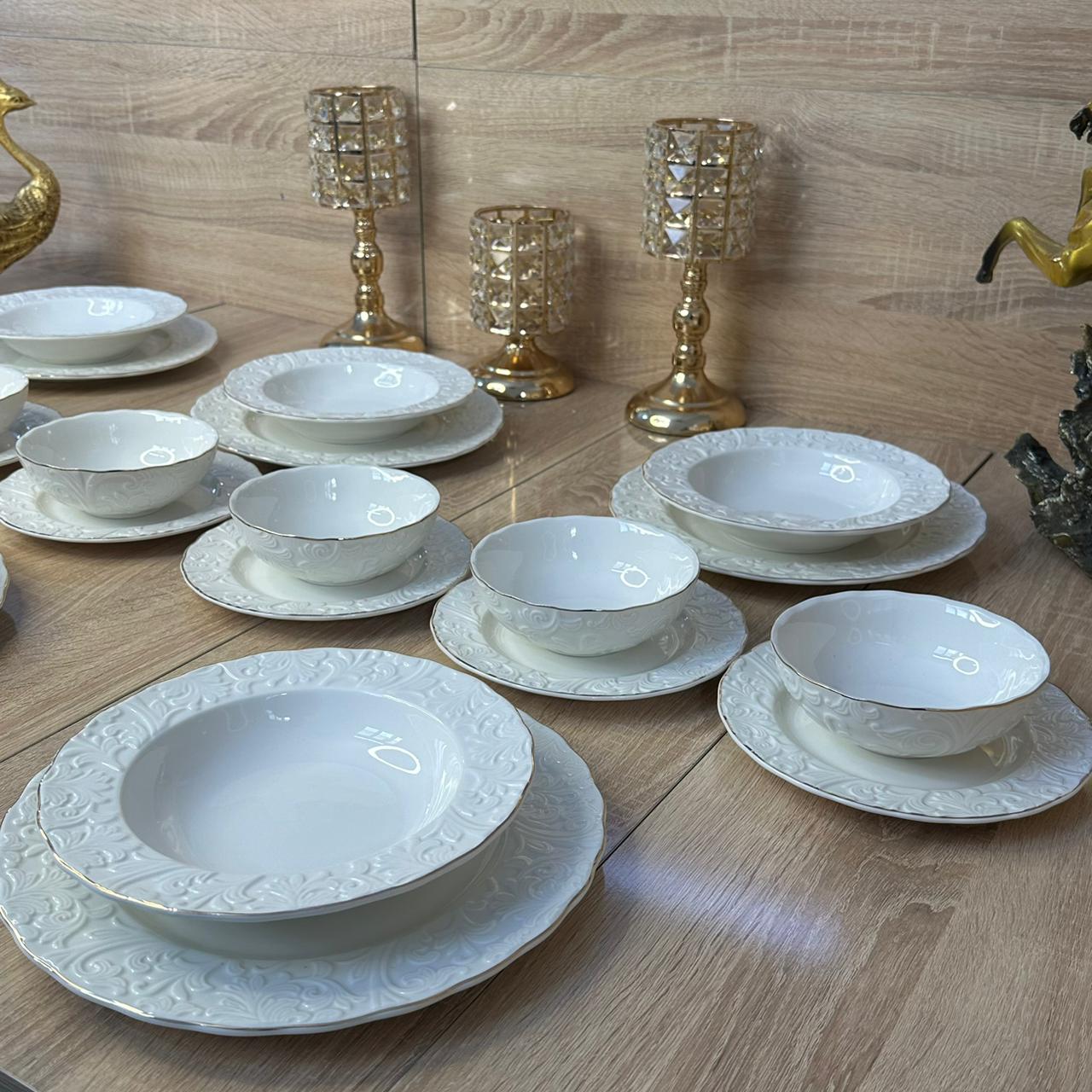 Service Porcelaine Afghanie  24 pièces
