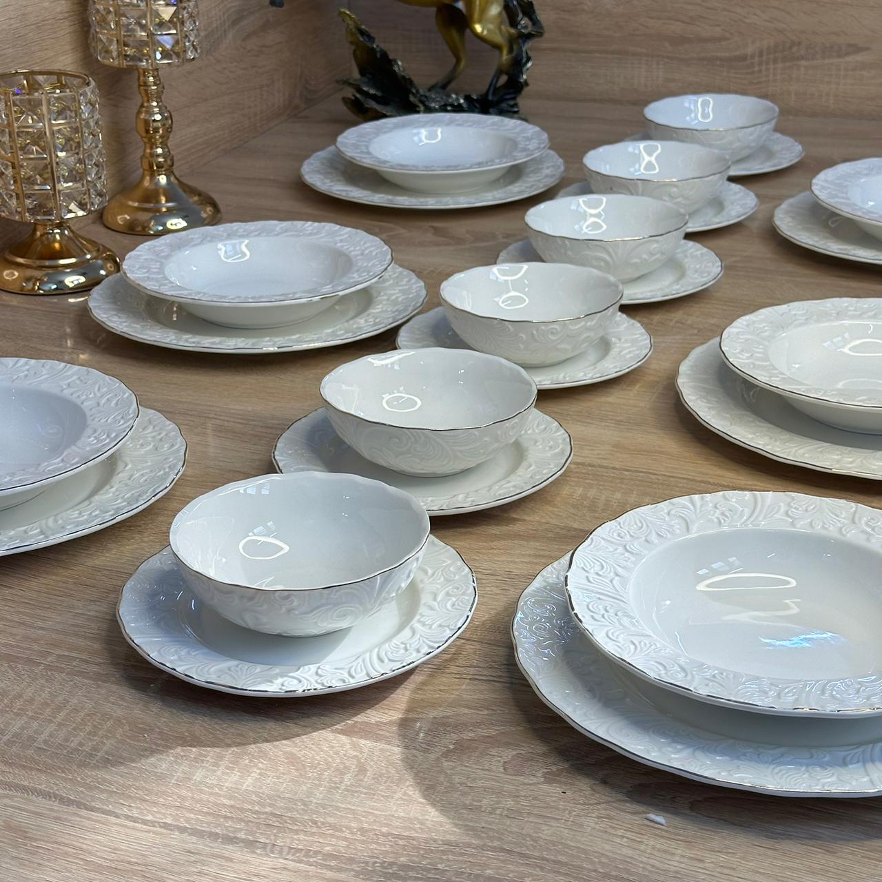 Service Porcelaine Afghanie  24 pièces