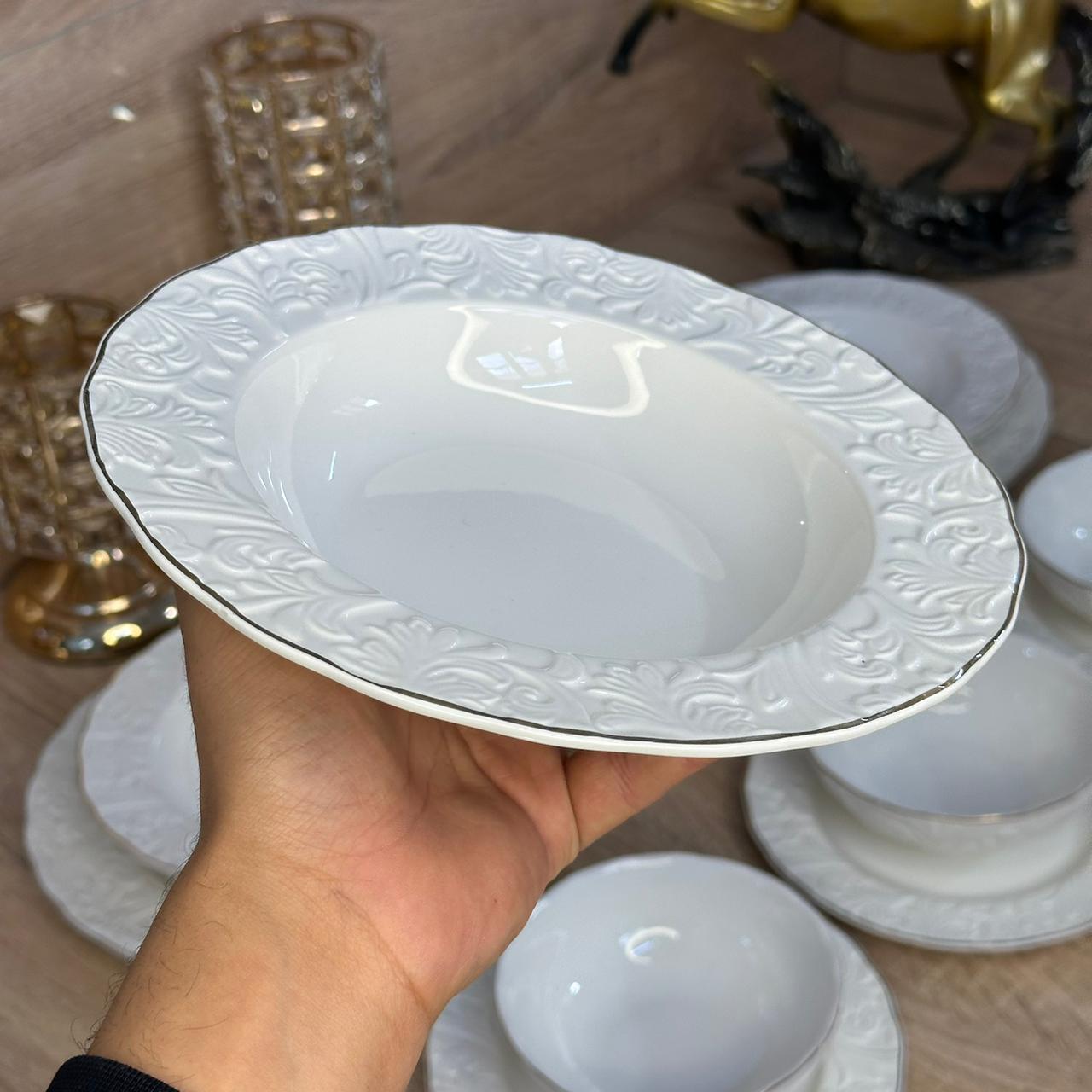 Service Porcelaine Afghanie  24 pièces