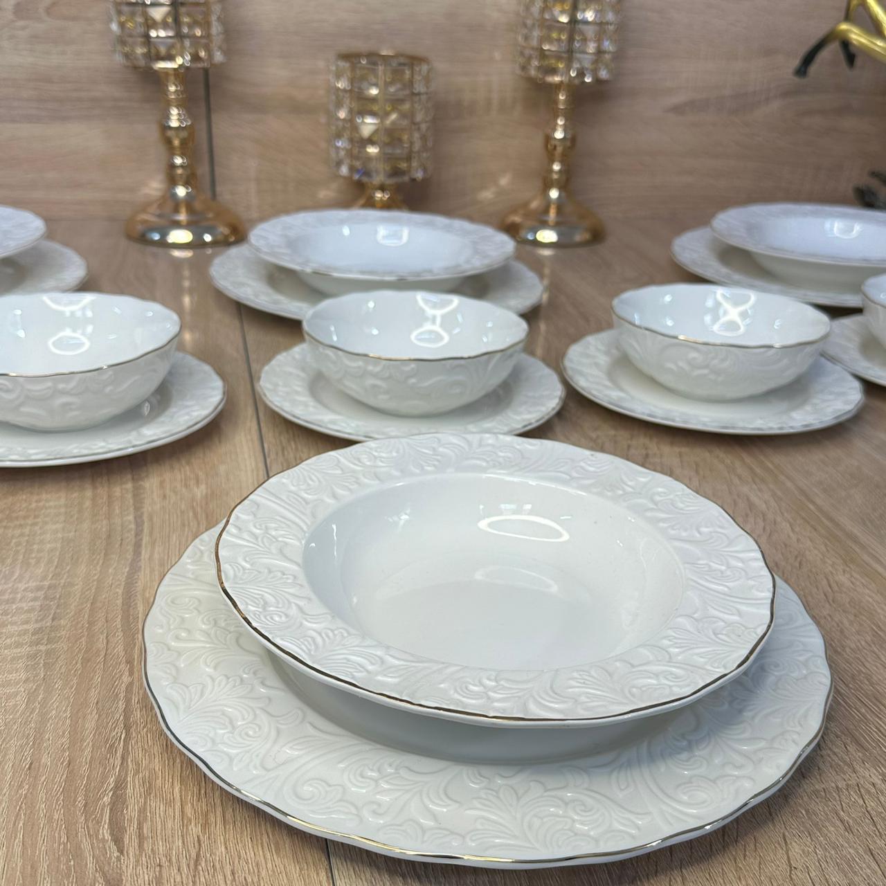 Service Porcelaine Afghanie  24 pièces