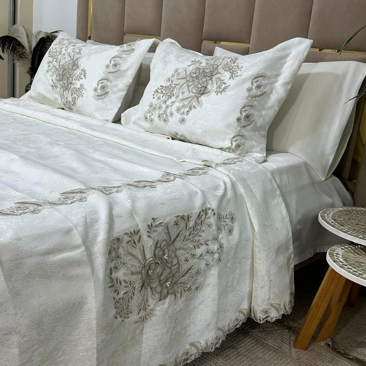 Parure de lit – Coton Satiné brodé, 6 pièces avec coffret élégant