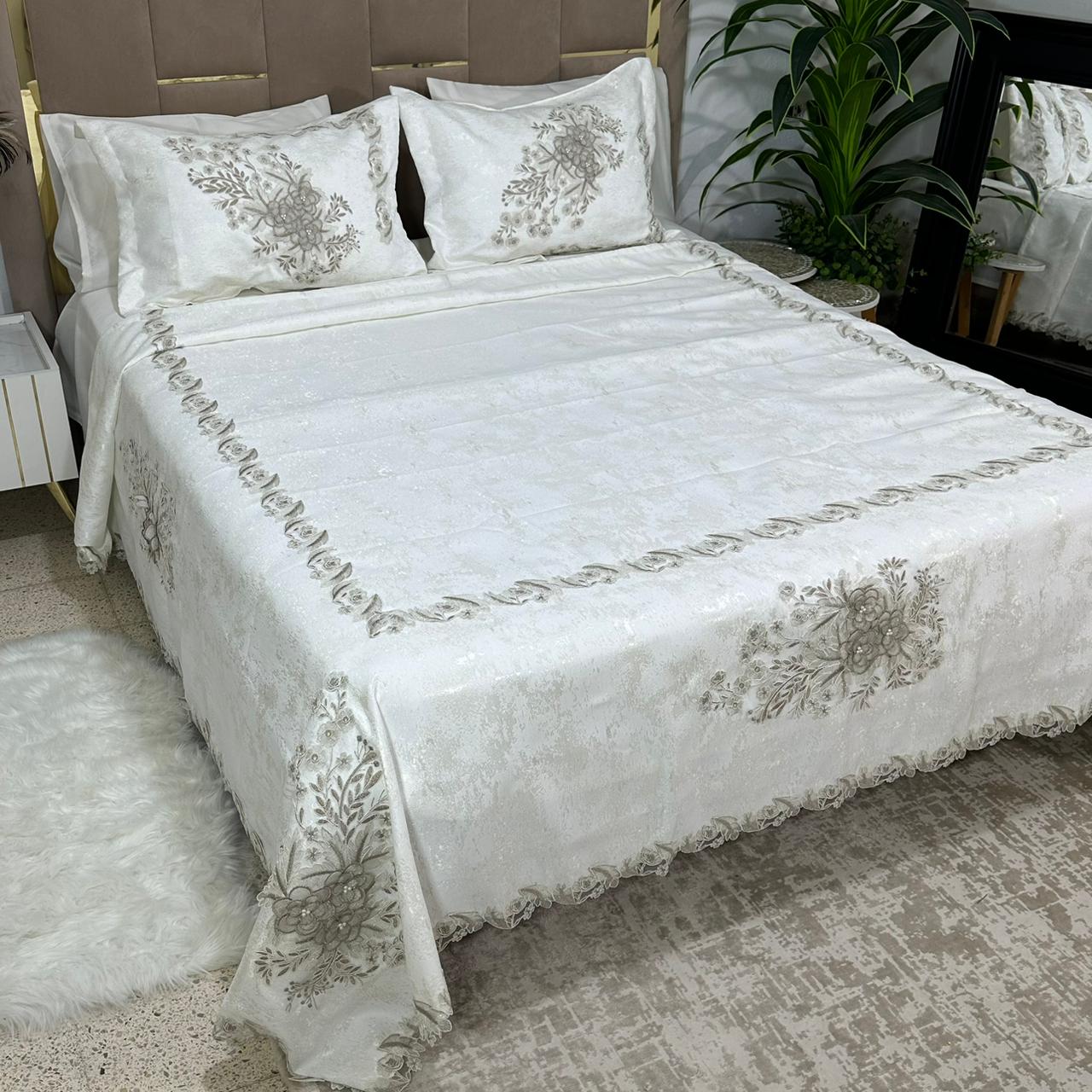 Parure de lit – Coton Satiné brodé, 6 pièces avec coffret élégant