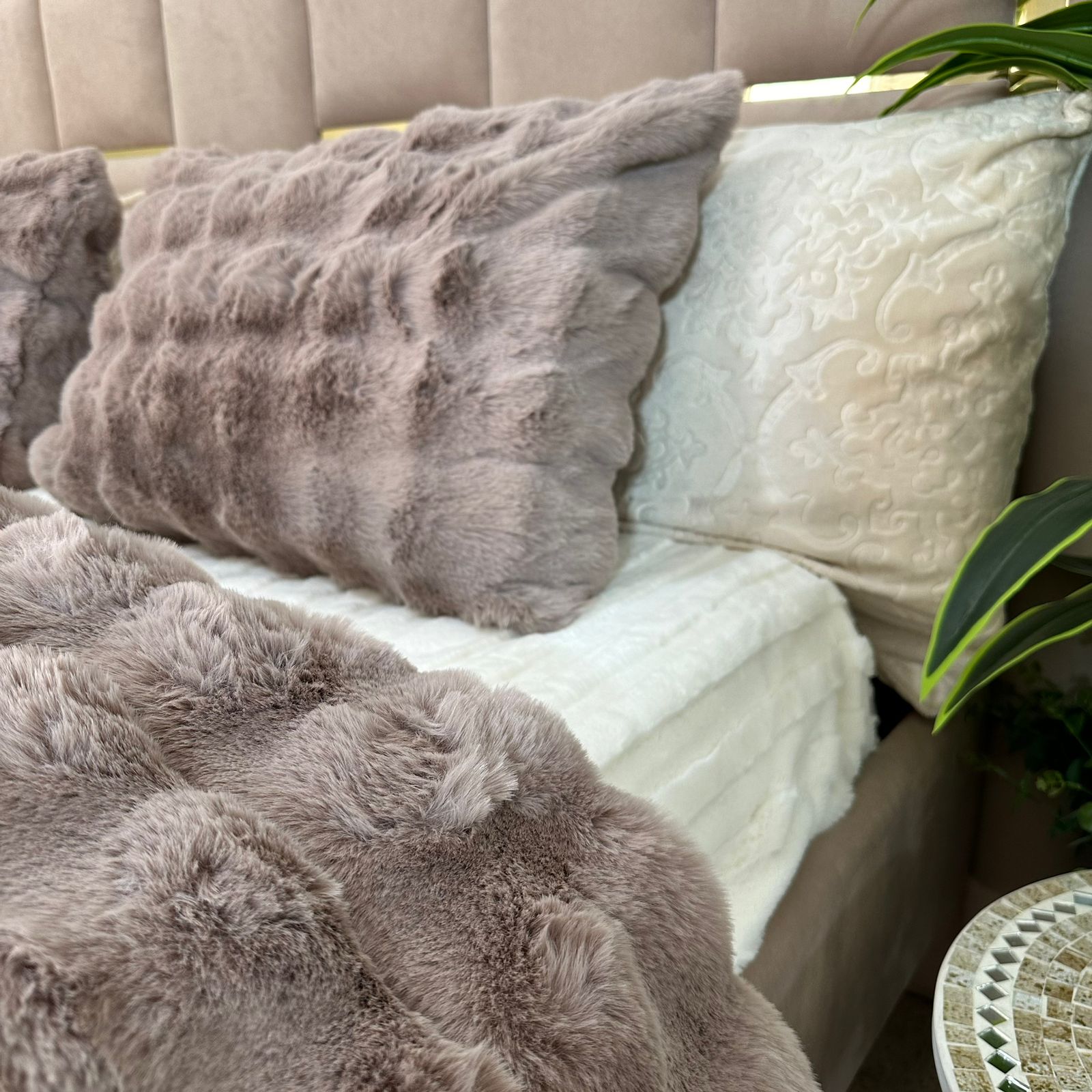 Couette Luxe en Fourrure de Lapin – 5 Pièces