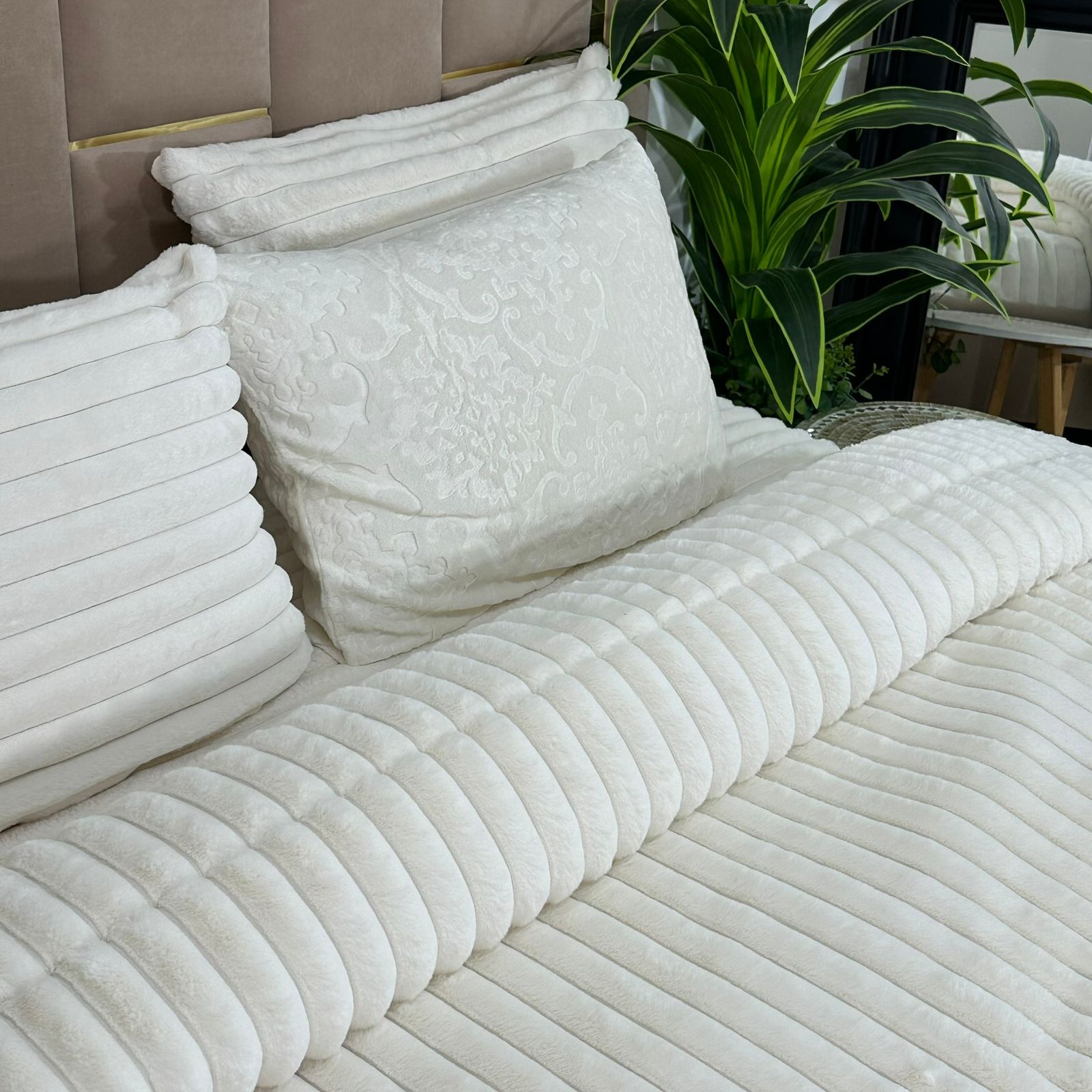 Couette Luxe en Fourrure de Lapin – Fabrication Azyena