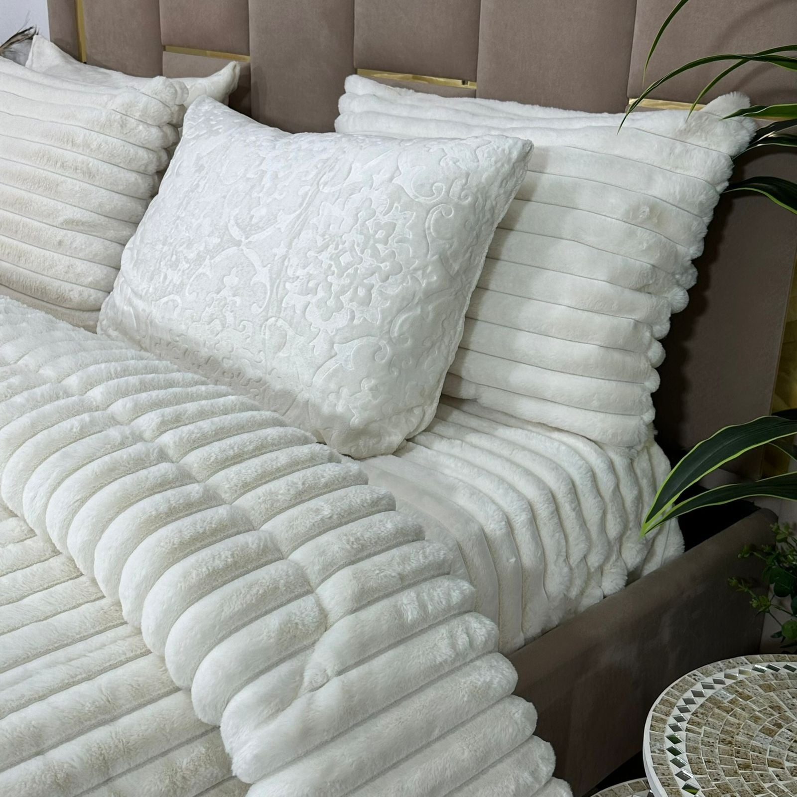 Couette Luxe en Fourrure de Lapin – Fabrication Azyena