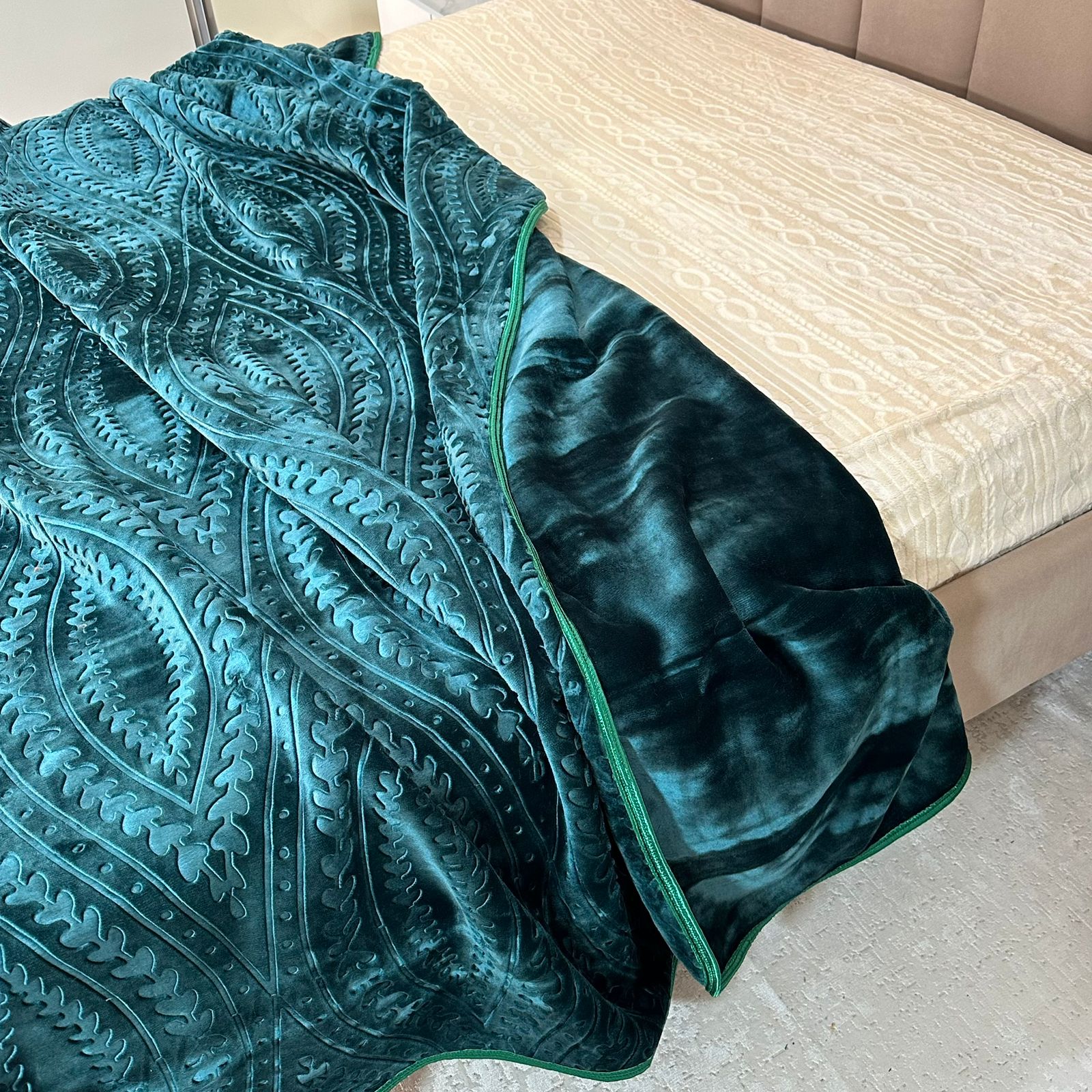 Couverture Luxe Ultra Douce – Chaleur et Élégance pour l’Hiver