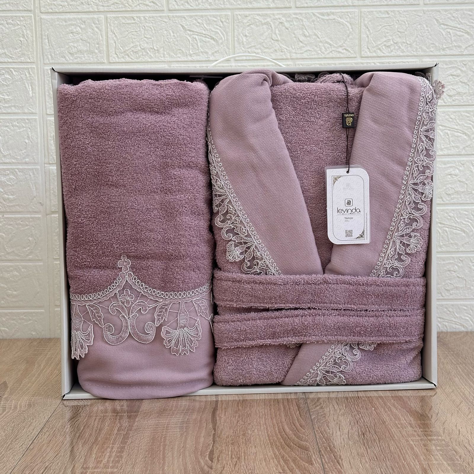 Pack peignoir 3 pièces en coton brodé – Haute qualité, avec coffret cadeau élégant