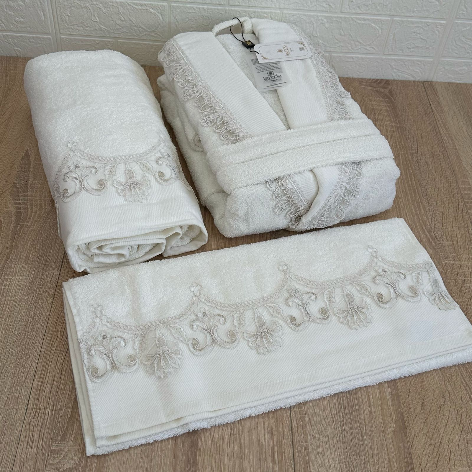 Pack peignoir 3 pièces en coton brodé – Haute qualité, avec coffret cadeau élégant