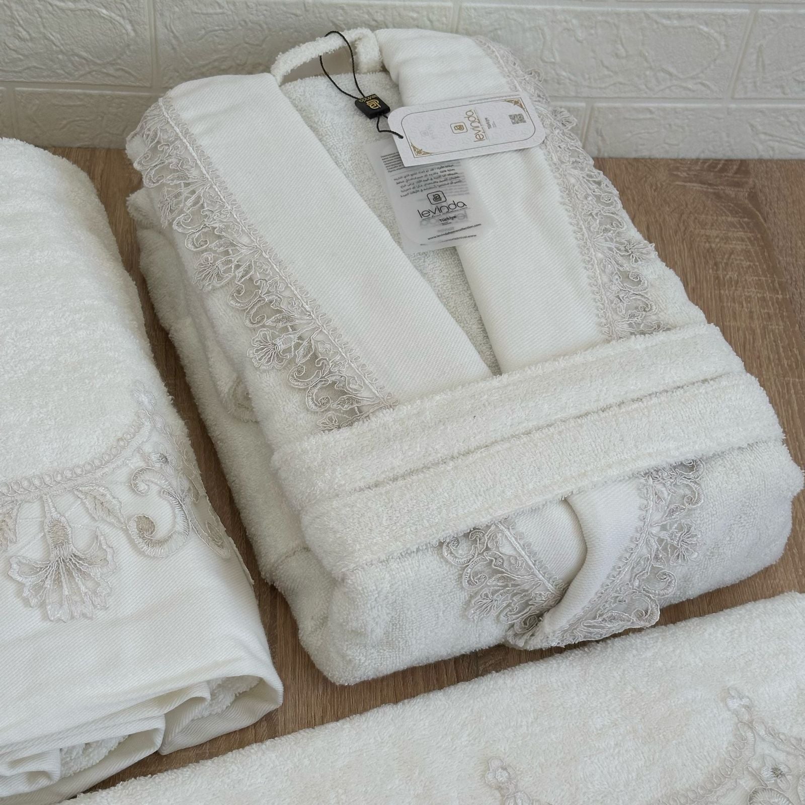 Pack peignoir 3 pièces en coton brodé – Haute qualité, avec coffret cadeau élégant