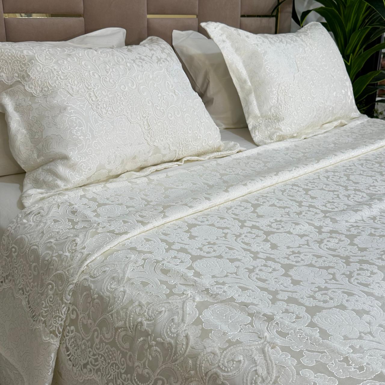 Parure de lit – Satin de Soi Luxe brodé, 6 pièces avec coffret élégant