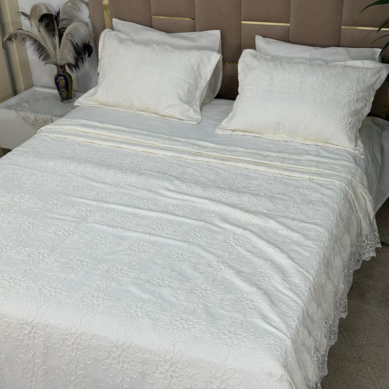 Parure de lit – Coton Kamraya  brodé, 6 pièces avec coffret élégant