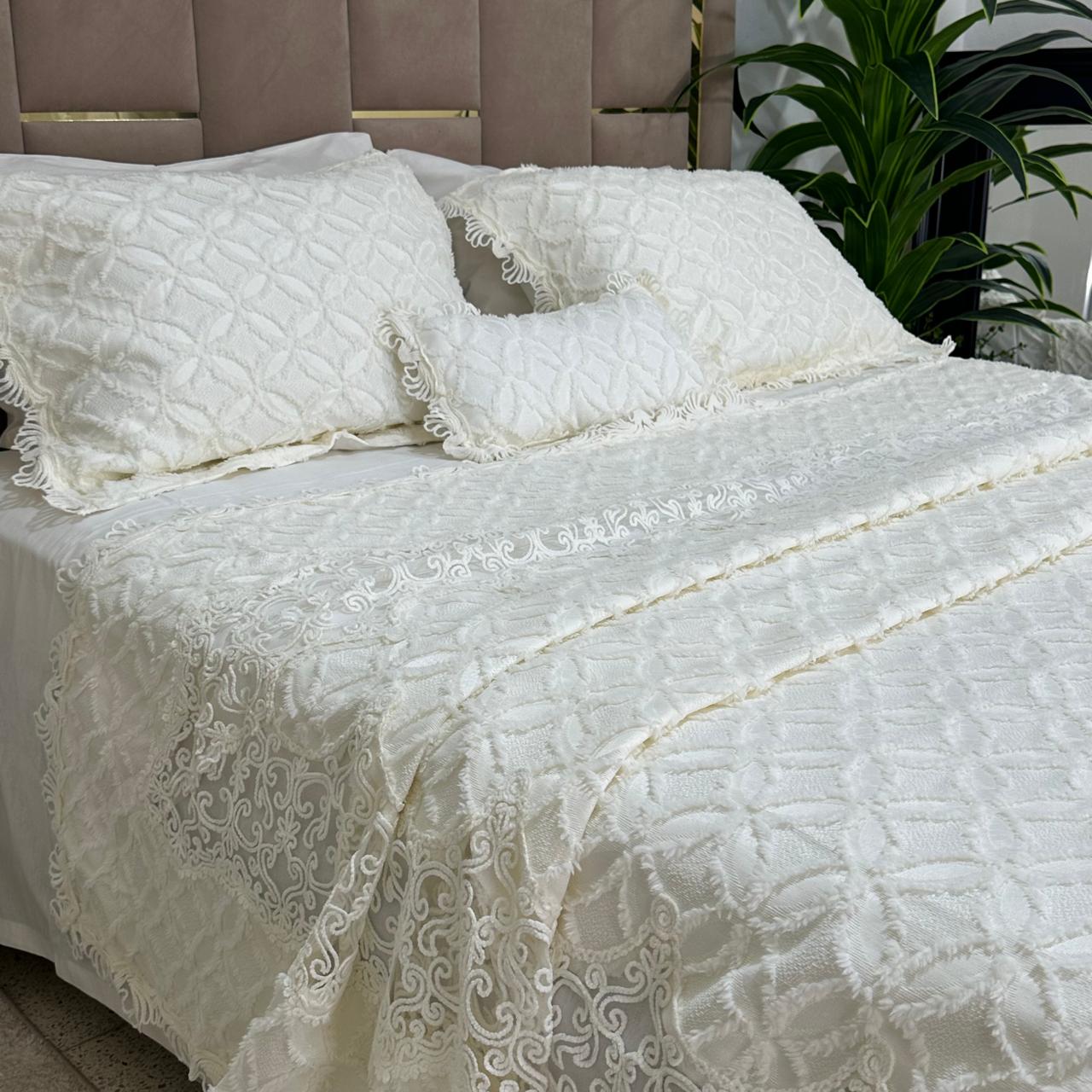 Parure de lit – Coton Luxe brodé, 7 pièces avec coffret élégant