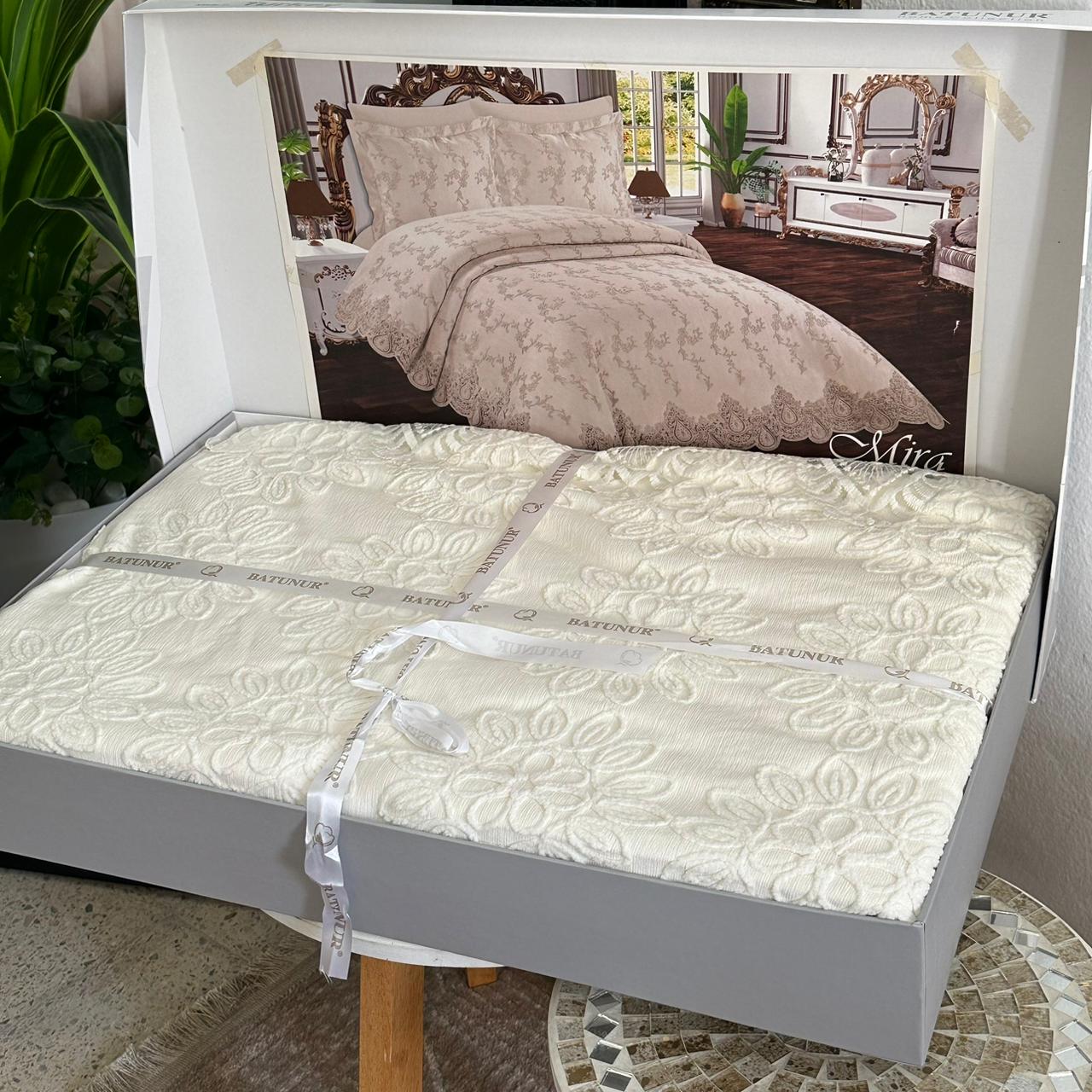 Parure de lit – Coton Kamraya  brodé, 6 pièces avec coffret élégant