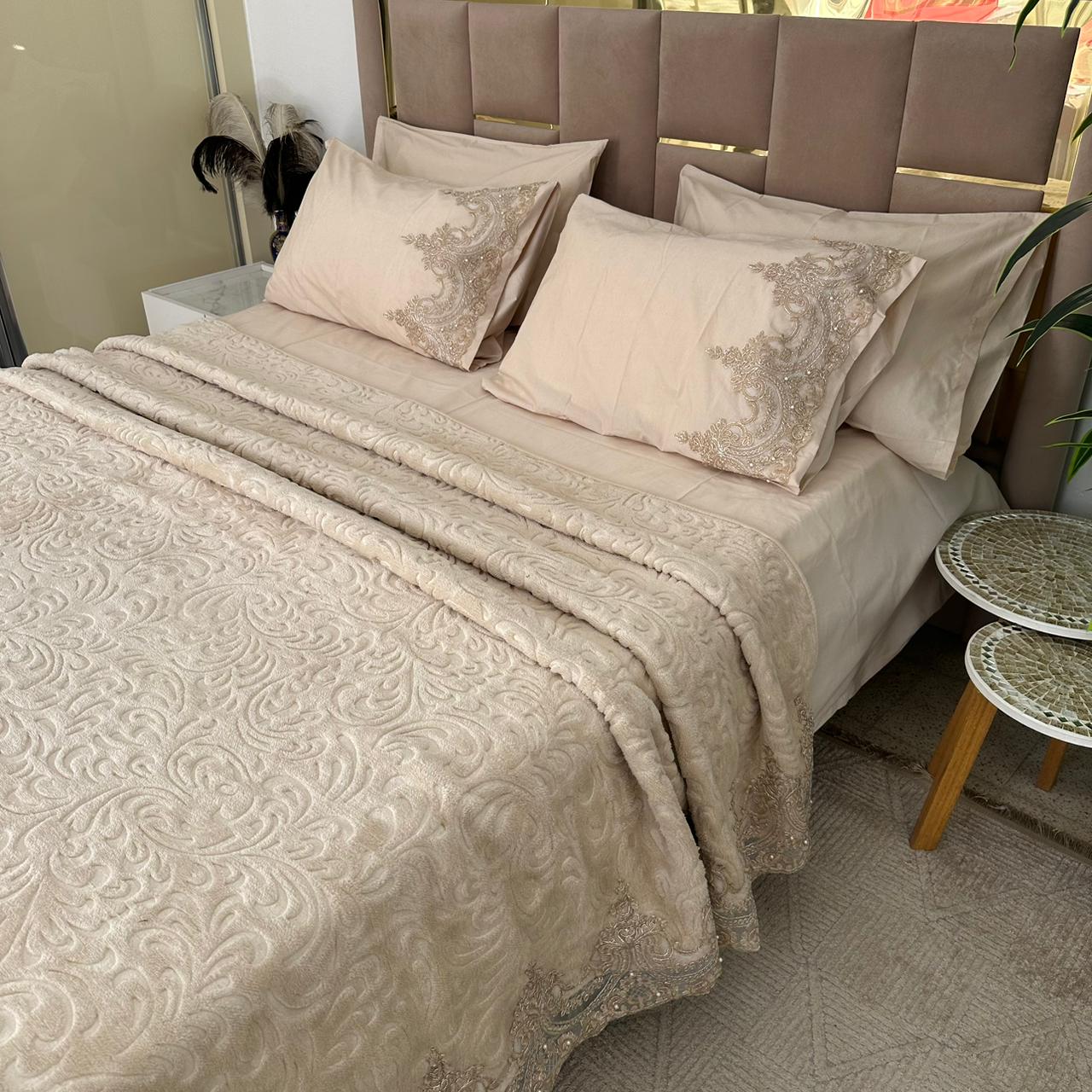 Ensemble Couverture Dentelle 6 Pièces – Luxe, Douceur & Élégance