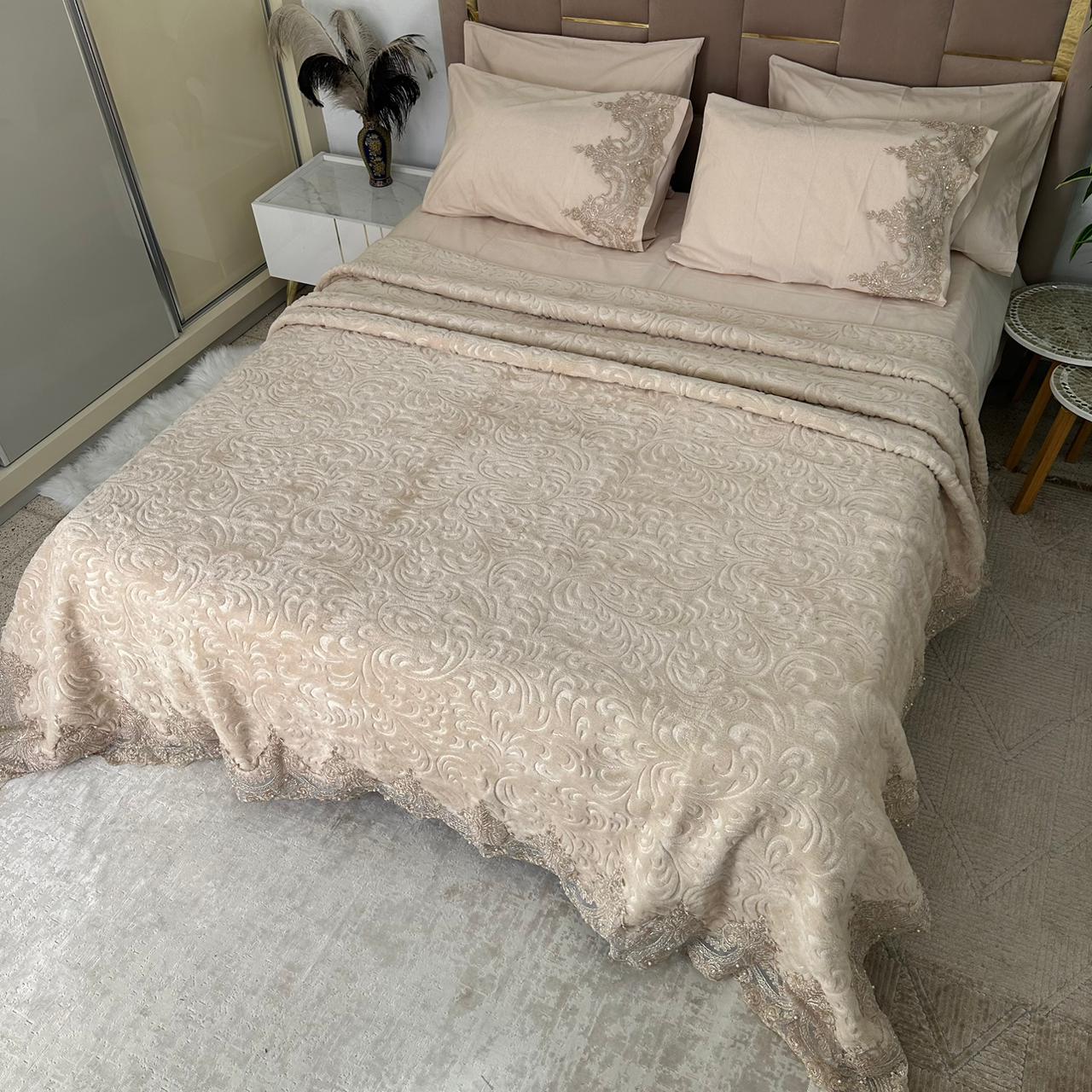 Ensemble Couverture Dentelle 6 Pièces – Luxe, Douceur & Élégance