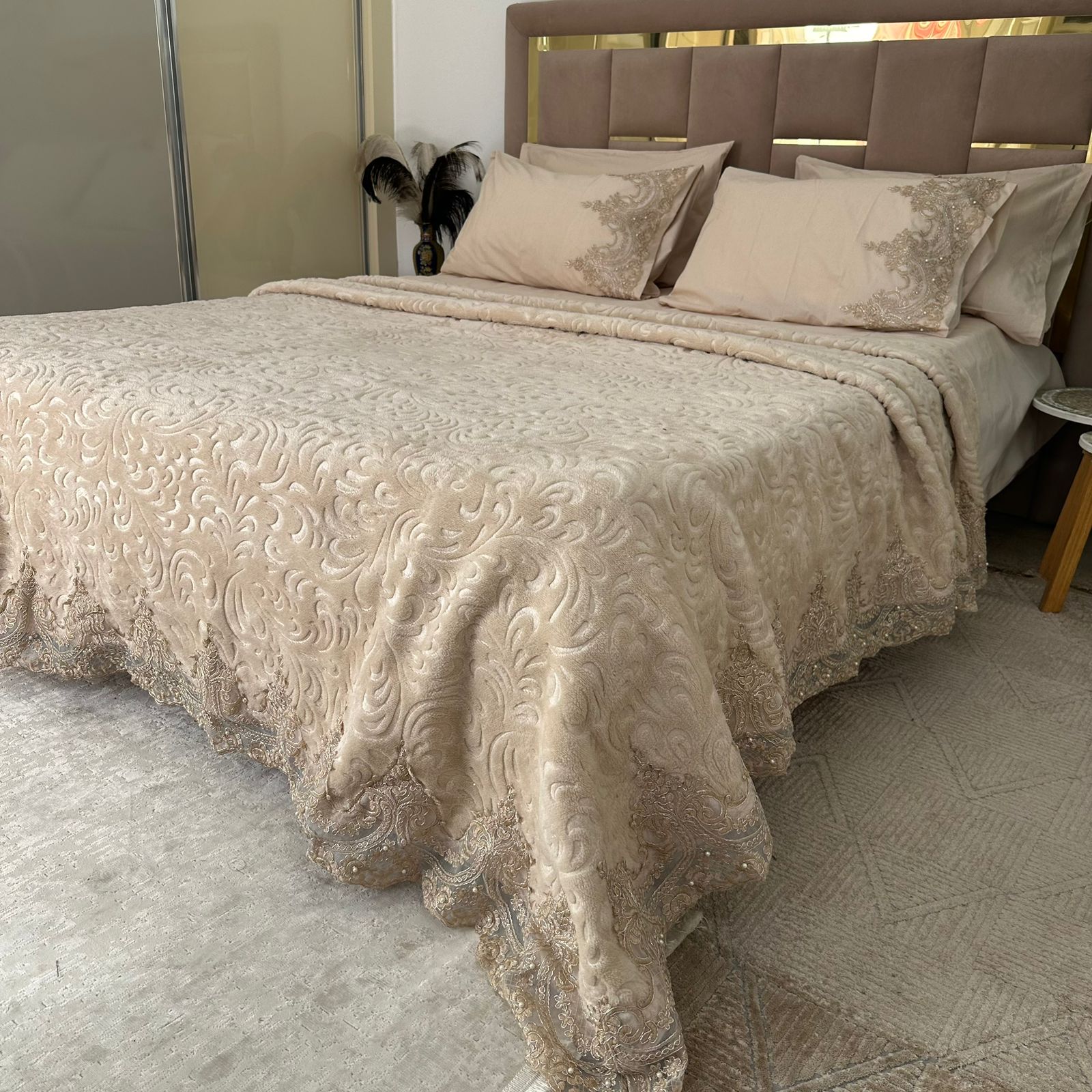 Ensemble Couverture Dentelle 6 Pièces – Luxe, Douceur & Élégance
