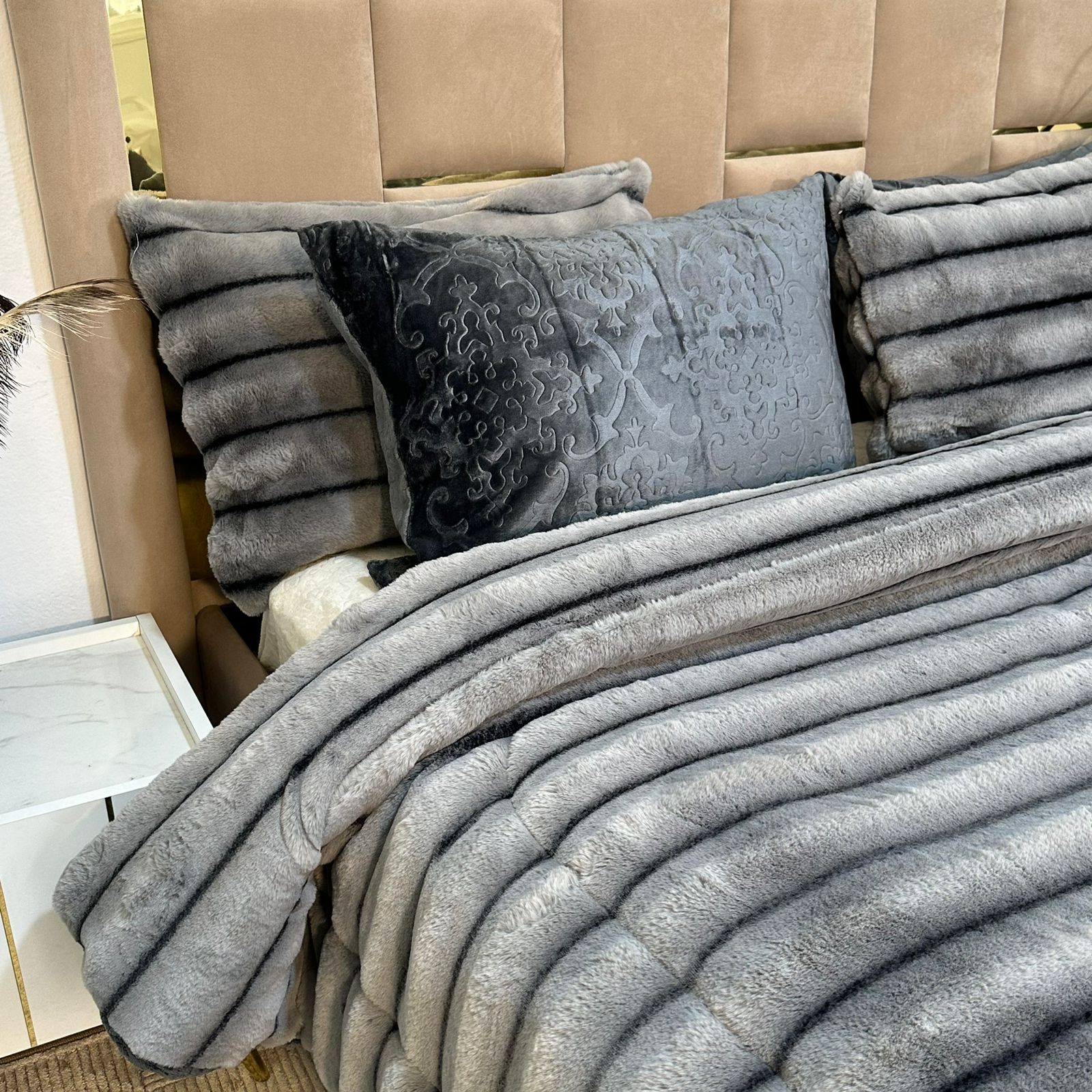 Couette Luxe en Fourrure de Lapin – 5 Pièces – Fabrication Azyena