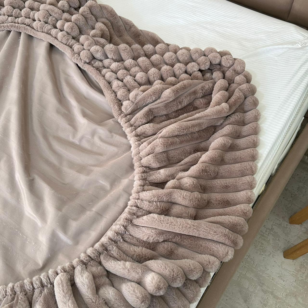 Ensemble Housse de Matelas Premium signé Azyena En Forrure de Lapin