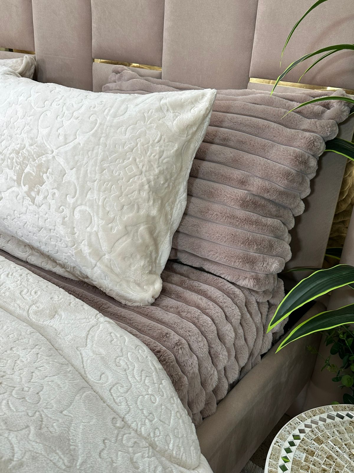Couette Luxe en Fourrure de Lapin – Fabrication Azyena