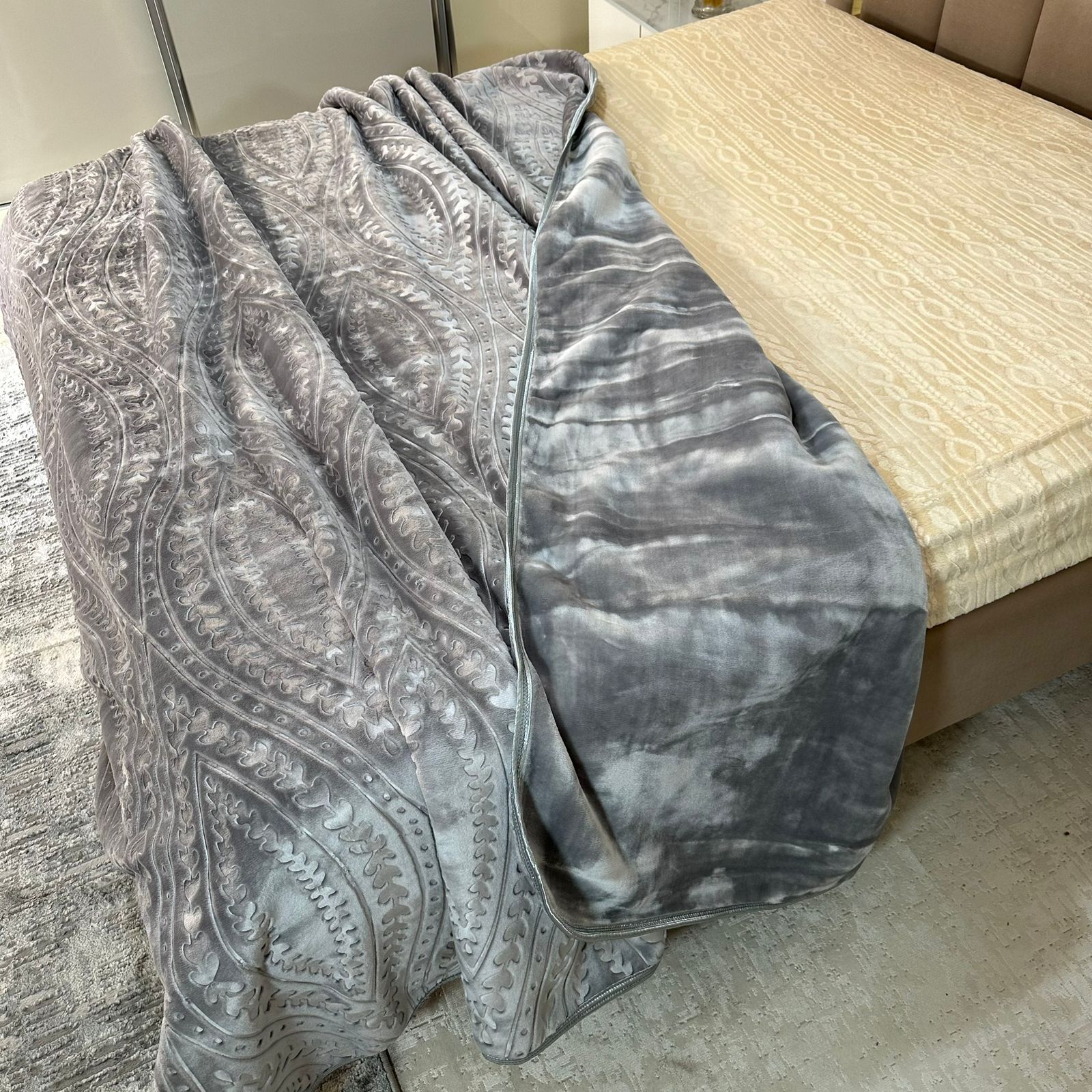 Couverture Luxe Ultra Douce – Chaleur et Élégance pour l’Hiver