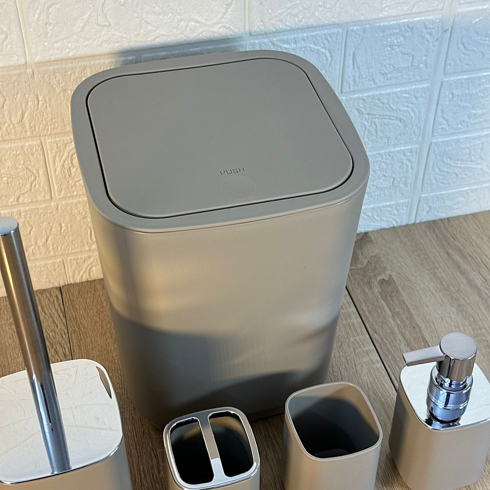 Set d'Accessoires de Salle de Bain 6 en 1  incassable