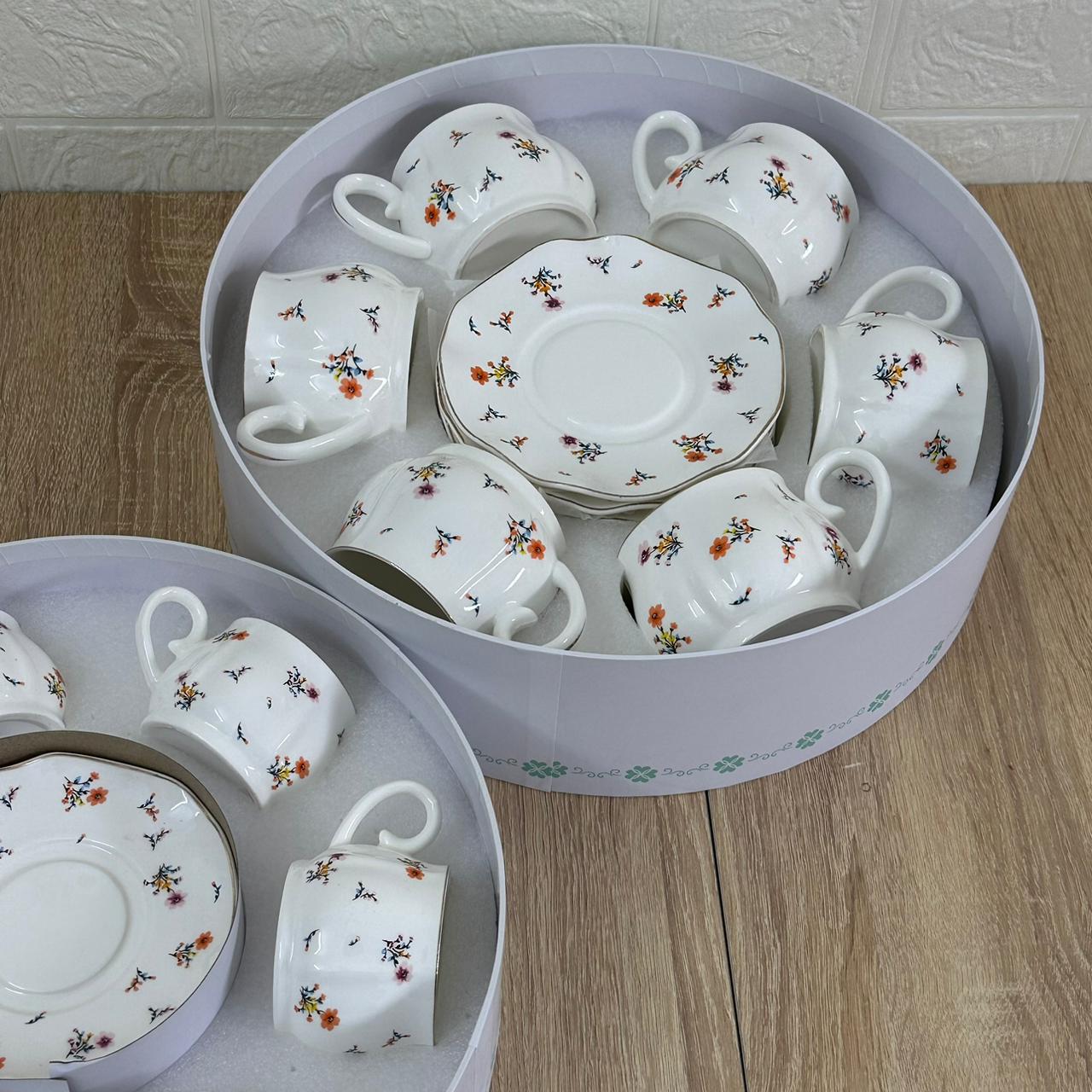 Service à Café au Lait ou Cafe Noir en Porcelaine 24 Pièces