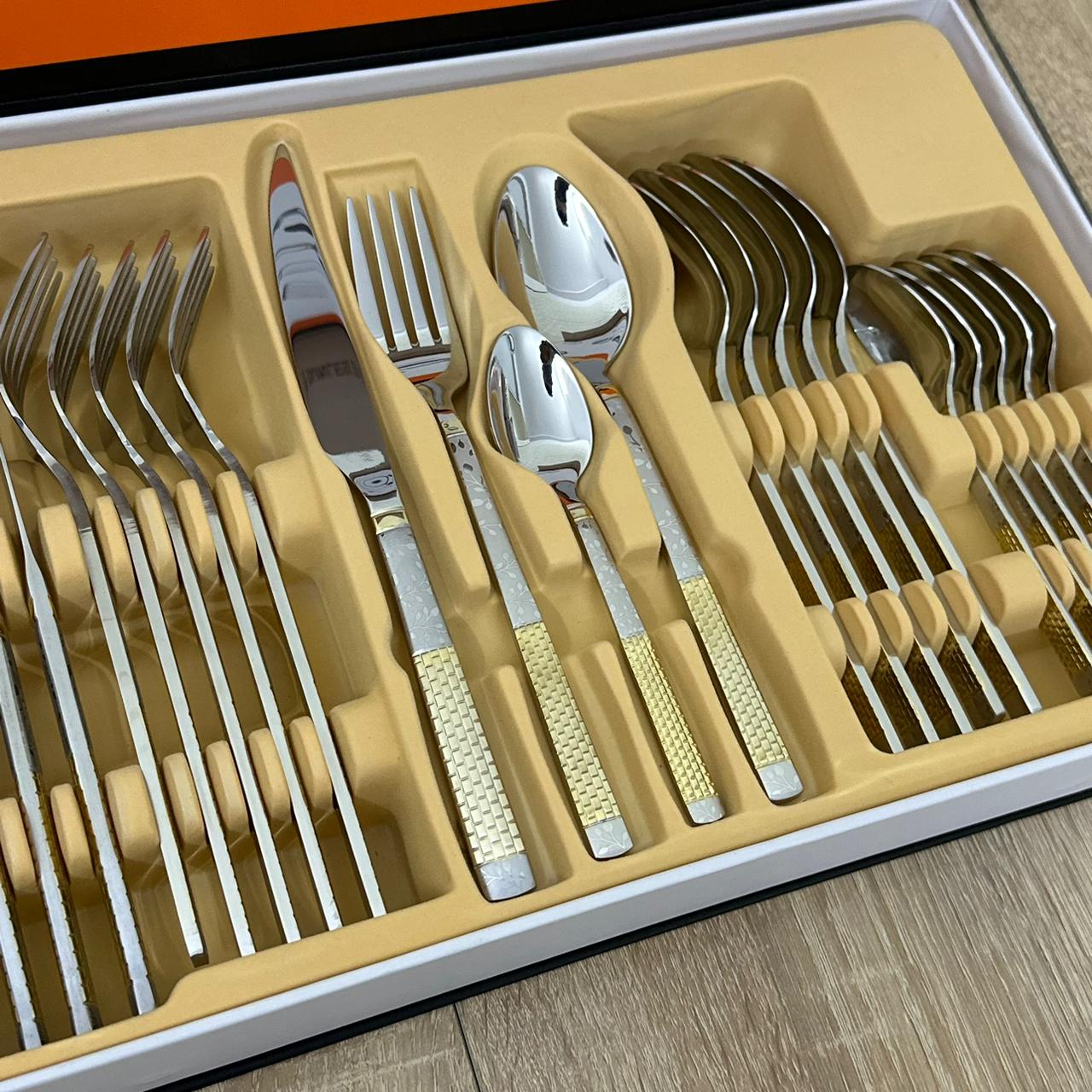 Coffret de Couverts en Acier Inoxydable 24 Pièces