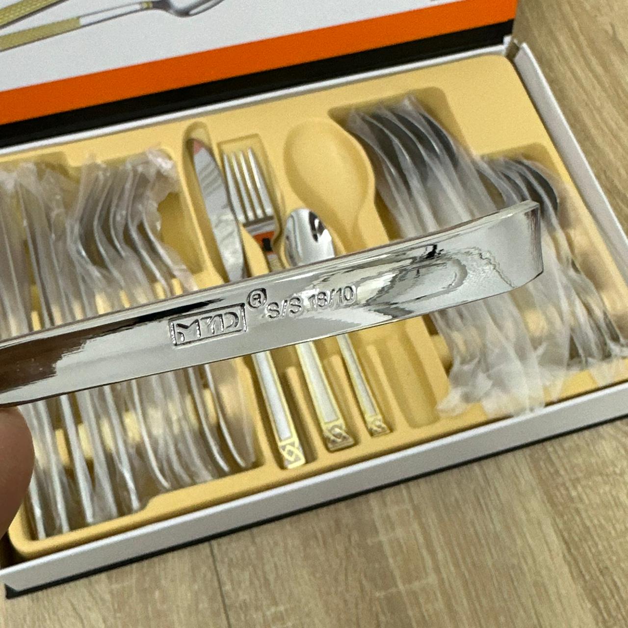 Coffret de Couverts en Acier Inoxydable 24 Pièces