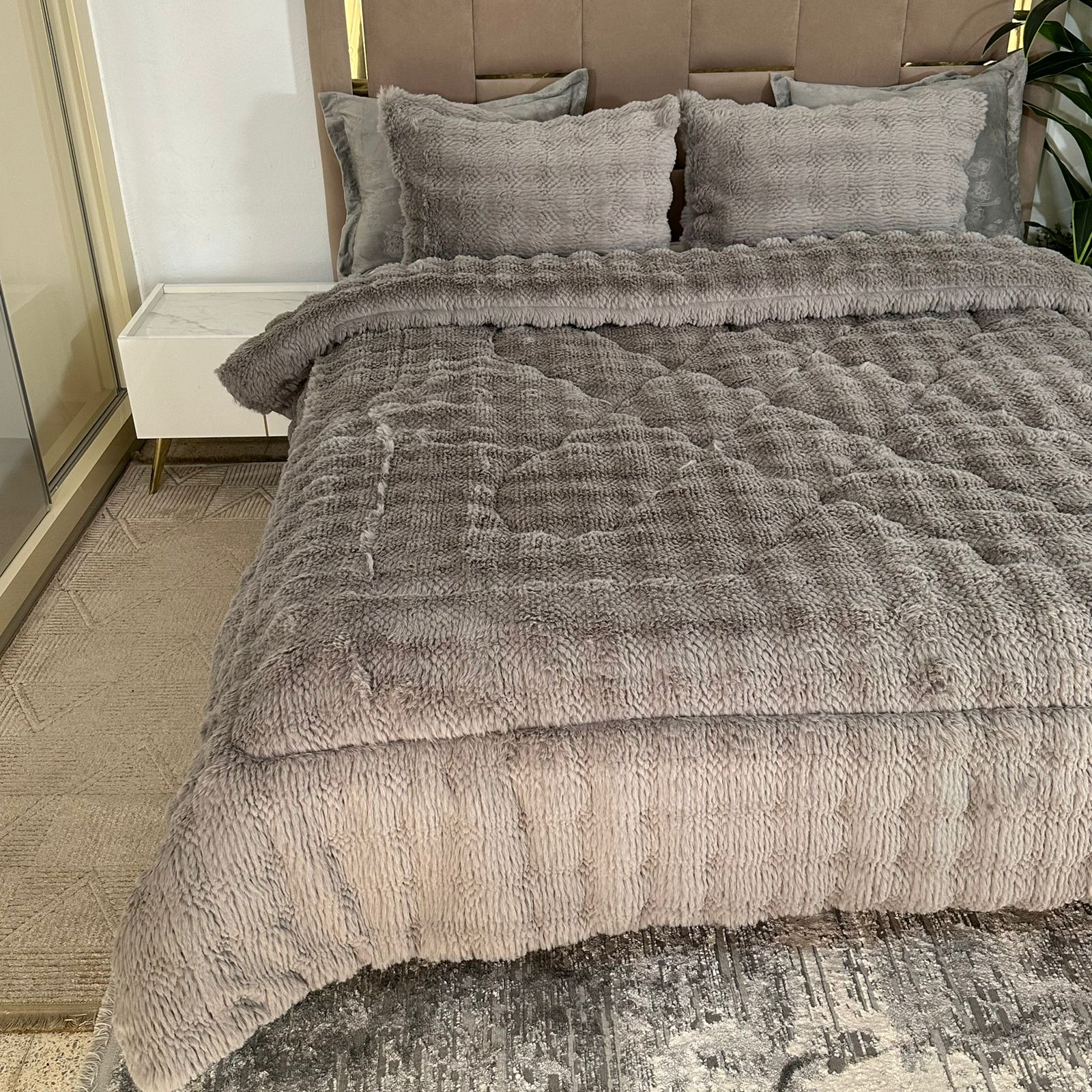 Couette Luxe en Fourrure de Lapin – 5 Pièces