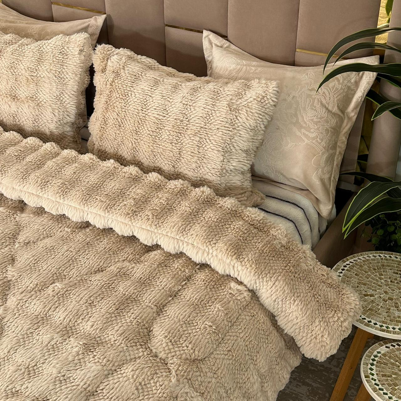 Couette Luxe en Fourrure de Lapin – 5 Pièces