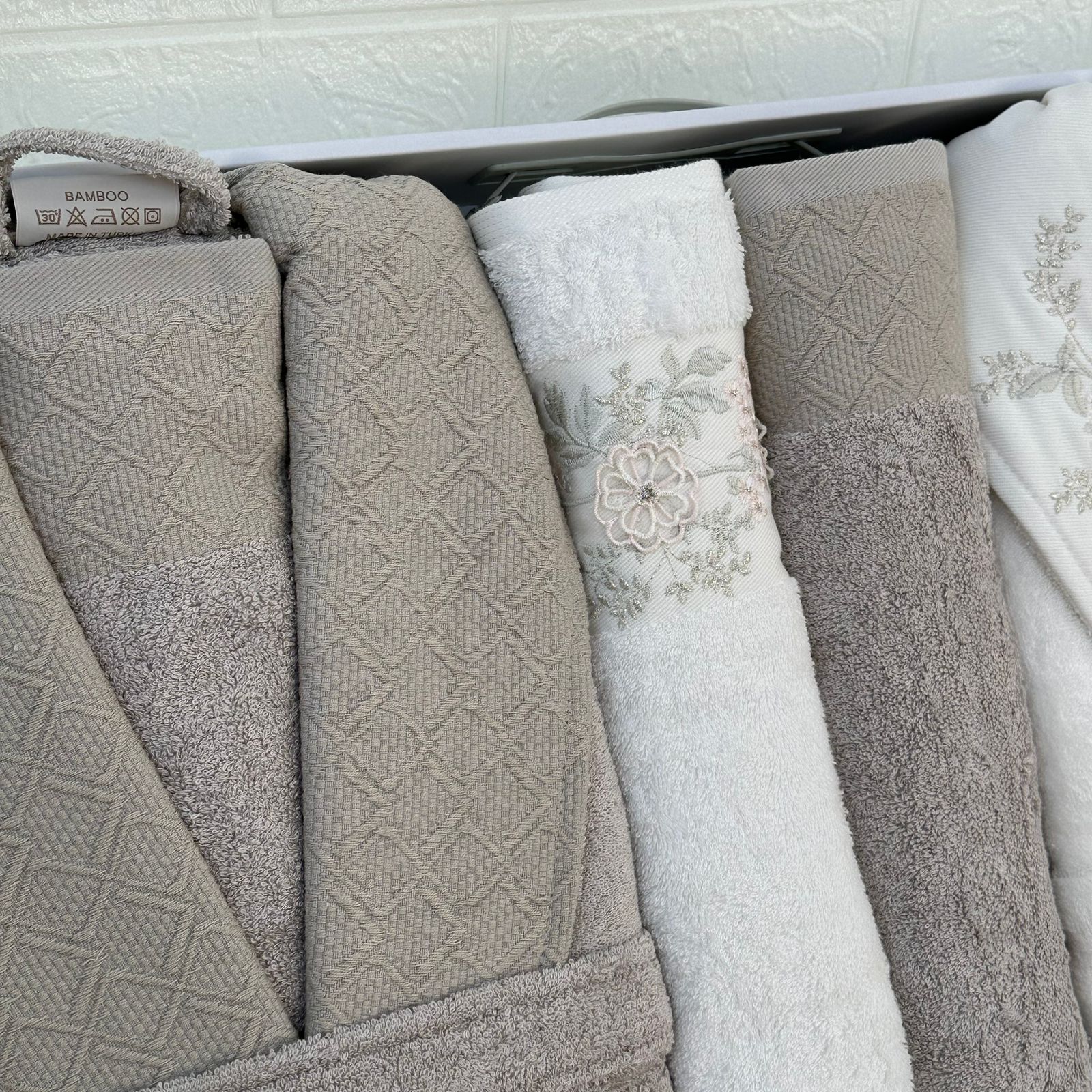 Cofret Sortie de Bain 6 pièces de tres Haut qualité de la marque Pupilla Collection
