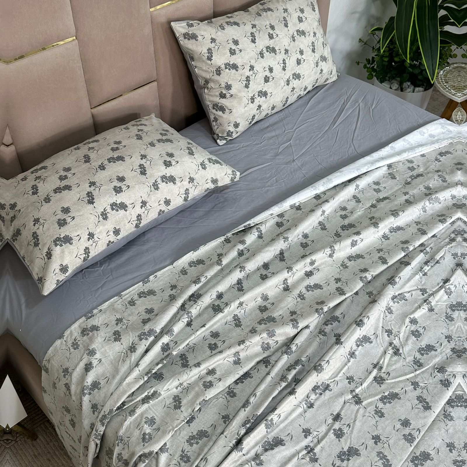 Parure de Lit 4 pièces  100% Coton Satiné Qualité Supérieure
