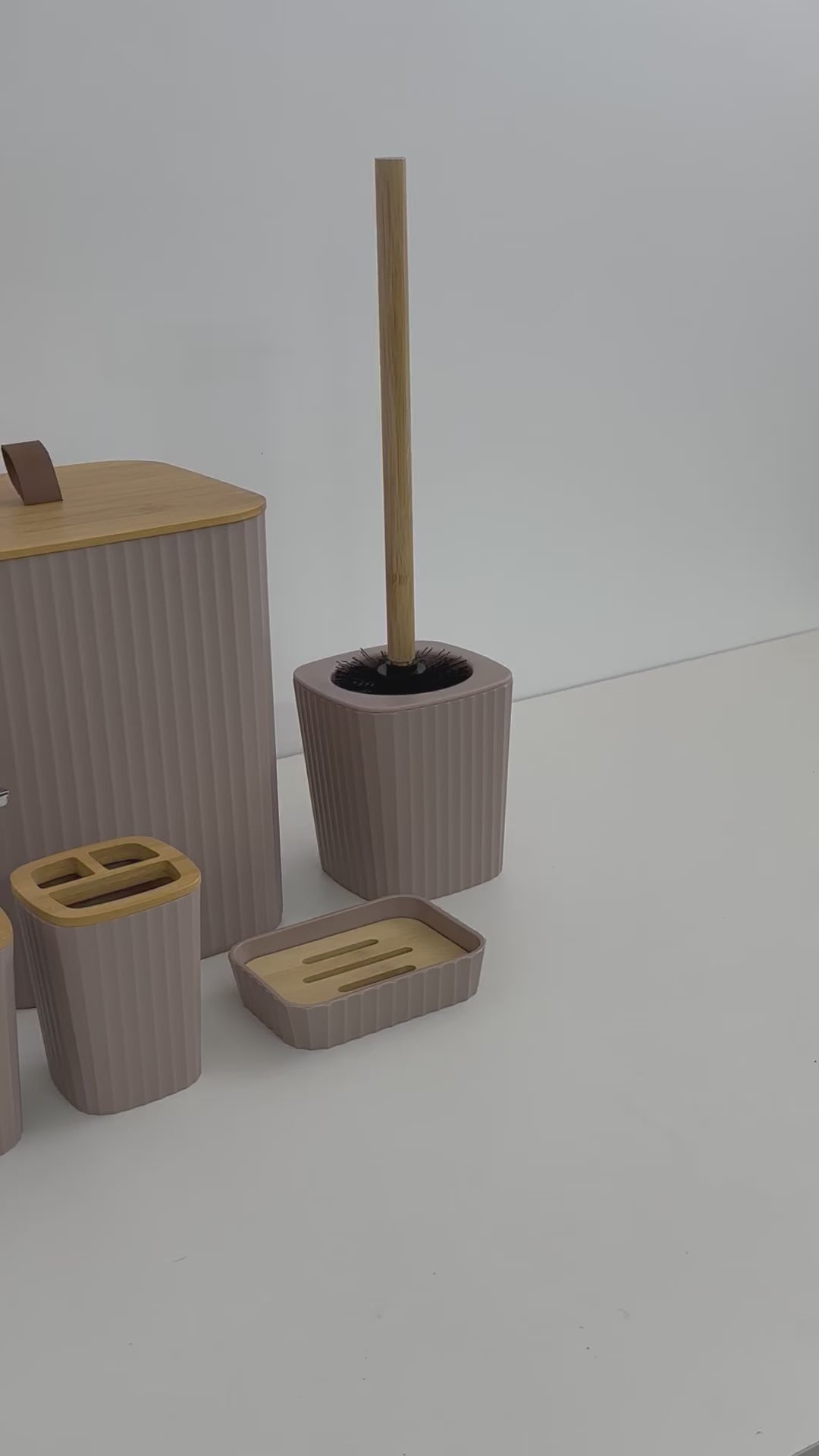 Charger la vidéo : Set d'Accessoires de Salle de Bain 6 en 1 incassable - Beige