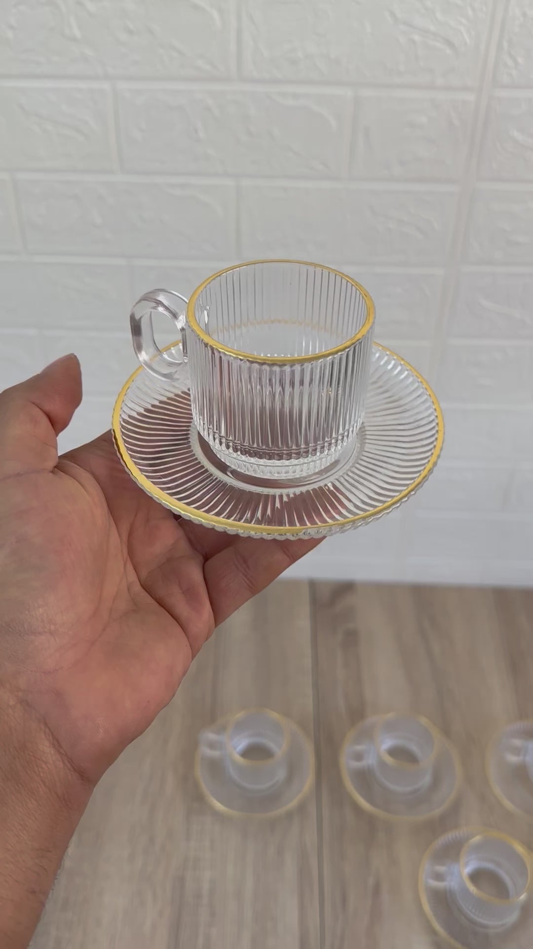 Charger la vidéo : SERVICE À THÉ EN VERRE 12 PIÈCES