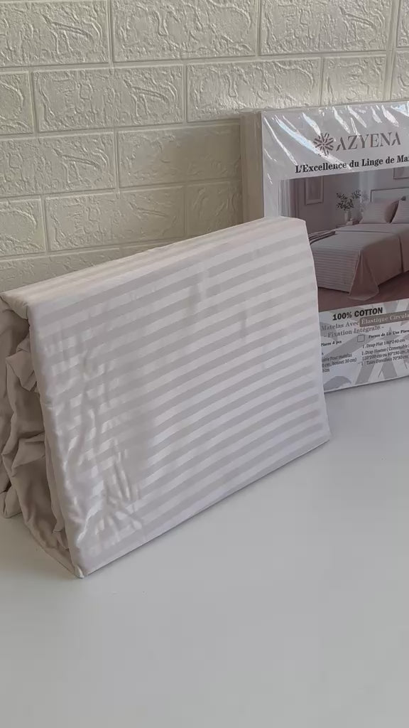 Charger la vidéo : Parure de Lit 4 pièces en coton microfibre de qualité supérieure - Beige Clair