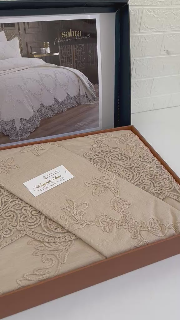 Charger la vidéo : Parure de Lit Kamraya Haut Couture 100% Coton 6 pièces